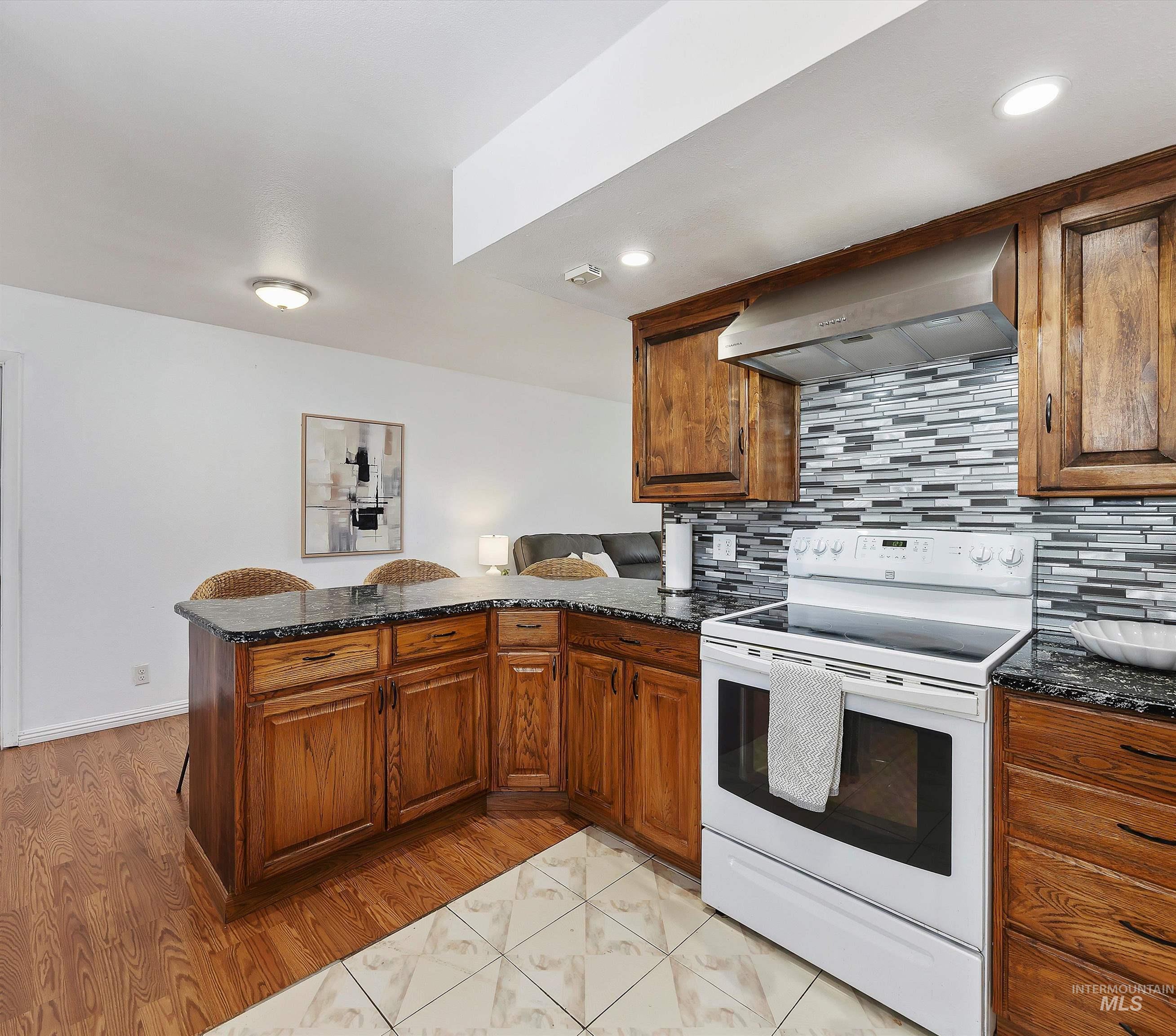 106 Maplewood Cr, Rupert, Idaho 83350, 5 Bedrooms, 3 Bathrooms, Residential For Sale, Price $384,000,MLS 98984967