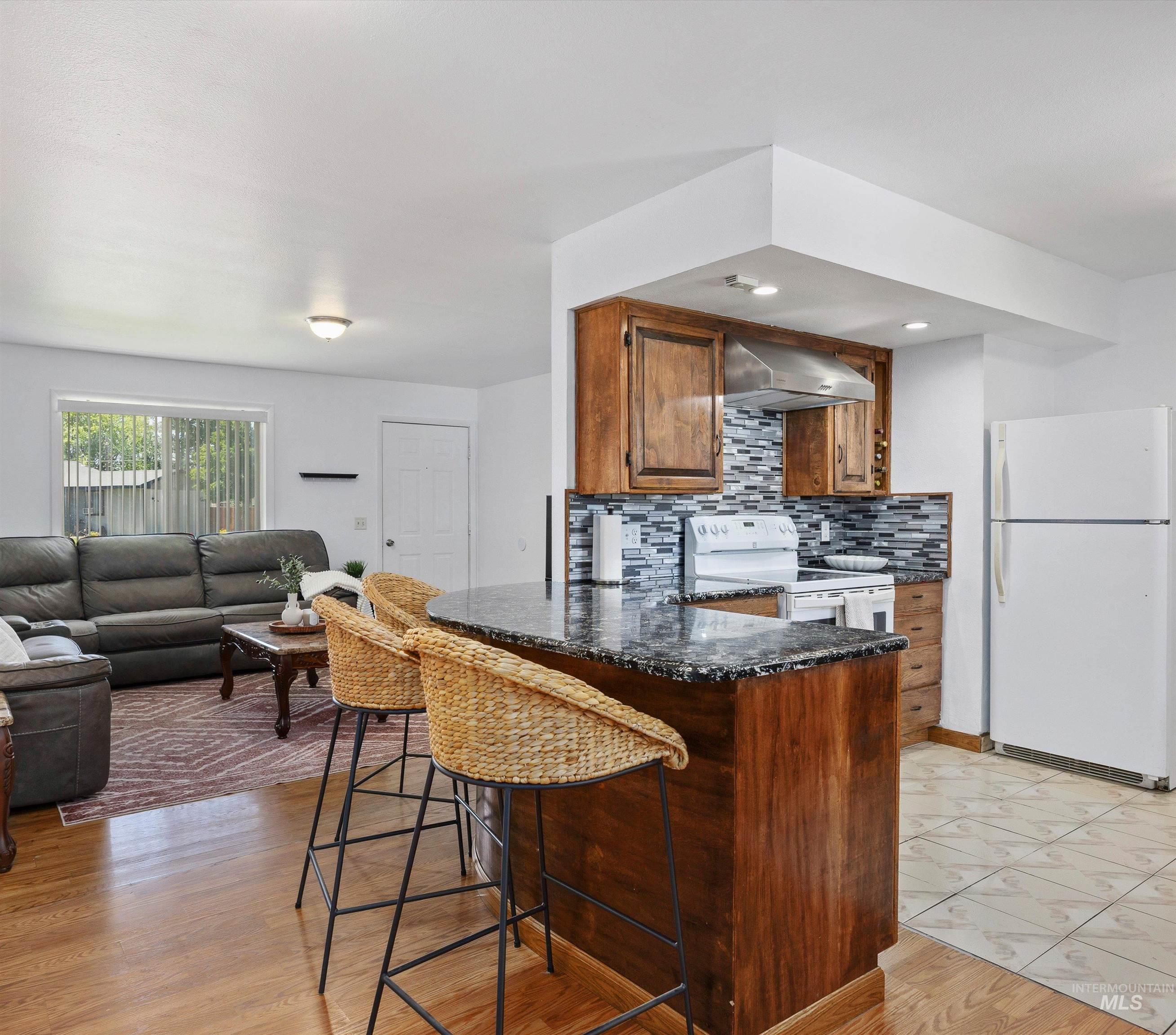 106 Maplewood Cr, Rupert, Idaho 83350, 5 Bedrooms, 3 Bathrooms, Residential For Sale, Price $384,000,MLS 98984967