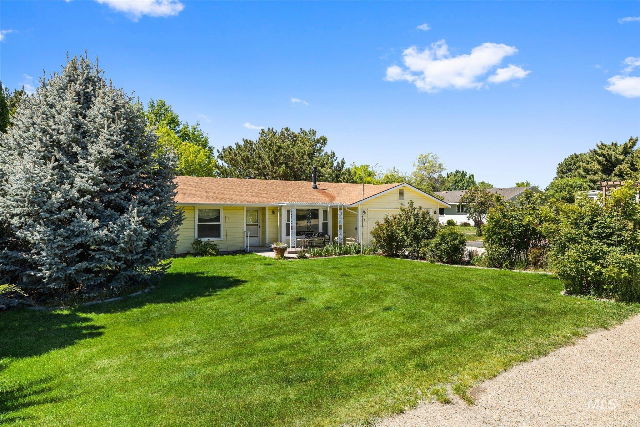 121 N Brent, Nampa, Idaho 83687, 3 Bedrooms, 2 Bathrooms, Residential For Sale, Price $435,000,MLS 98984970