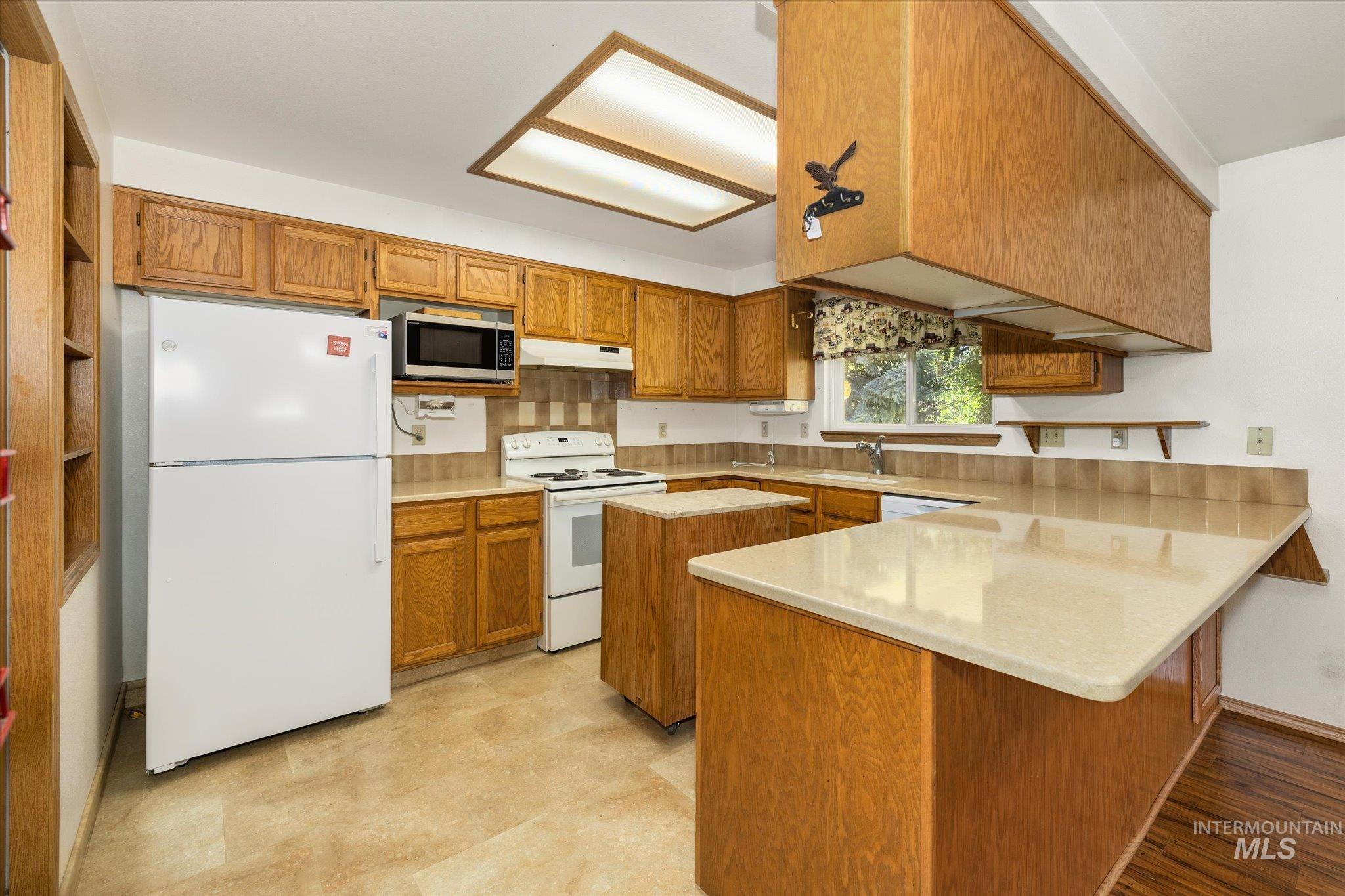 121 N Brent, Nampa, Idaho 83687, 3 Bedrooms, 2 Bathrooms, Residential For Sale, Price $435,000,MLS 98984970