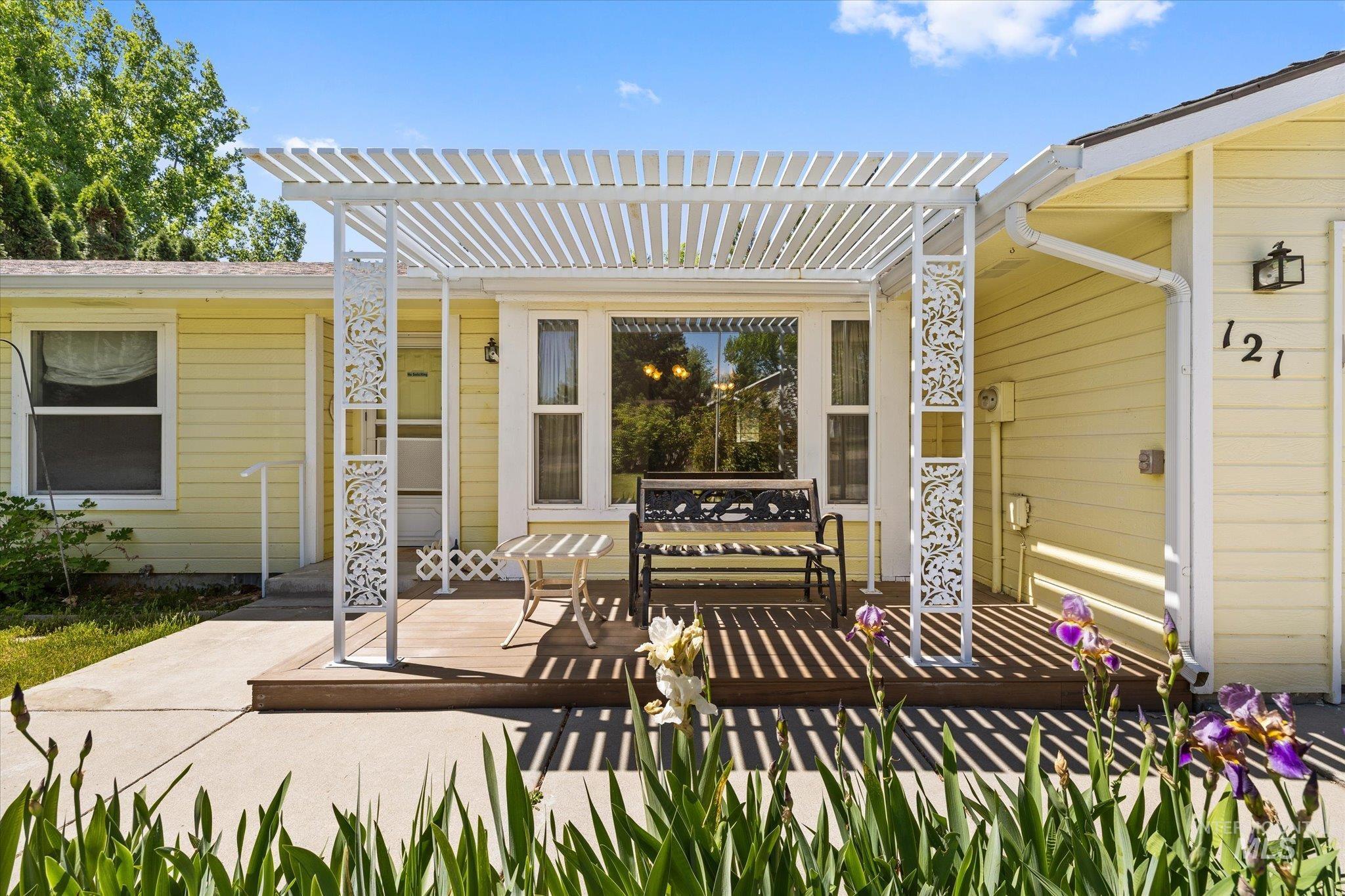 121 N Brent, Nampa, Idaho 83687, 3 Bedrooms, 2 Bathrooms, Residential For Sale, Price $435,000,MLS 98984970