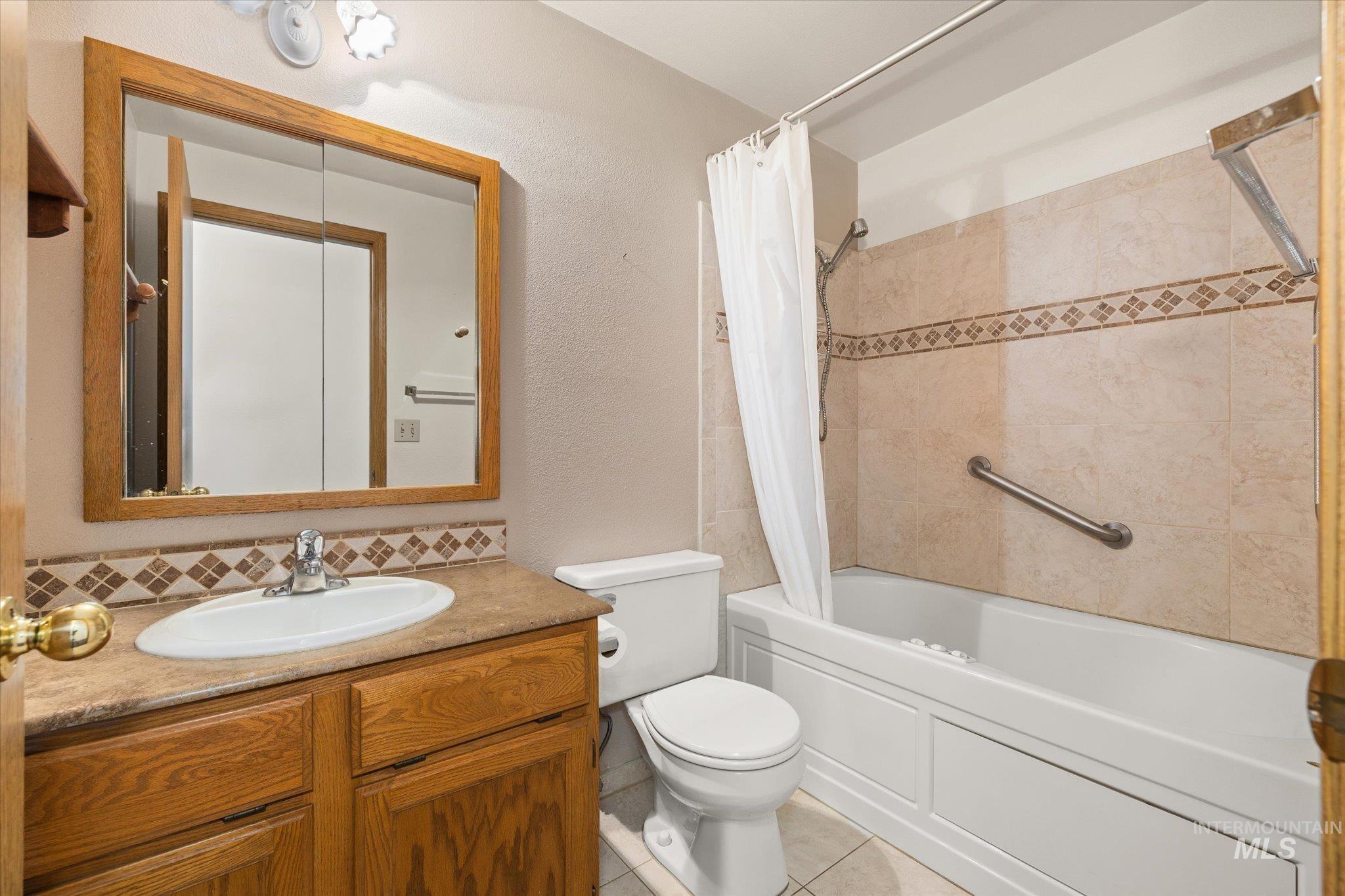 121 N Brent, Nampa, Idaho 83687, 3 Bedrooms, 2 Bathrooms, Residential For Sale, Price $435,000,MLS 98984970
