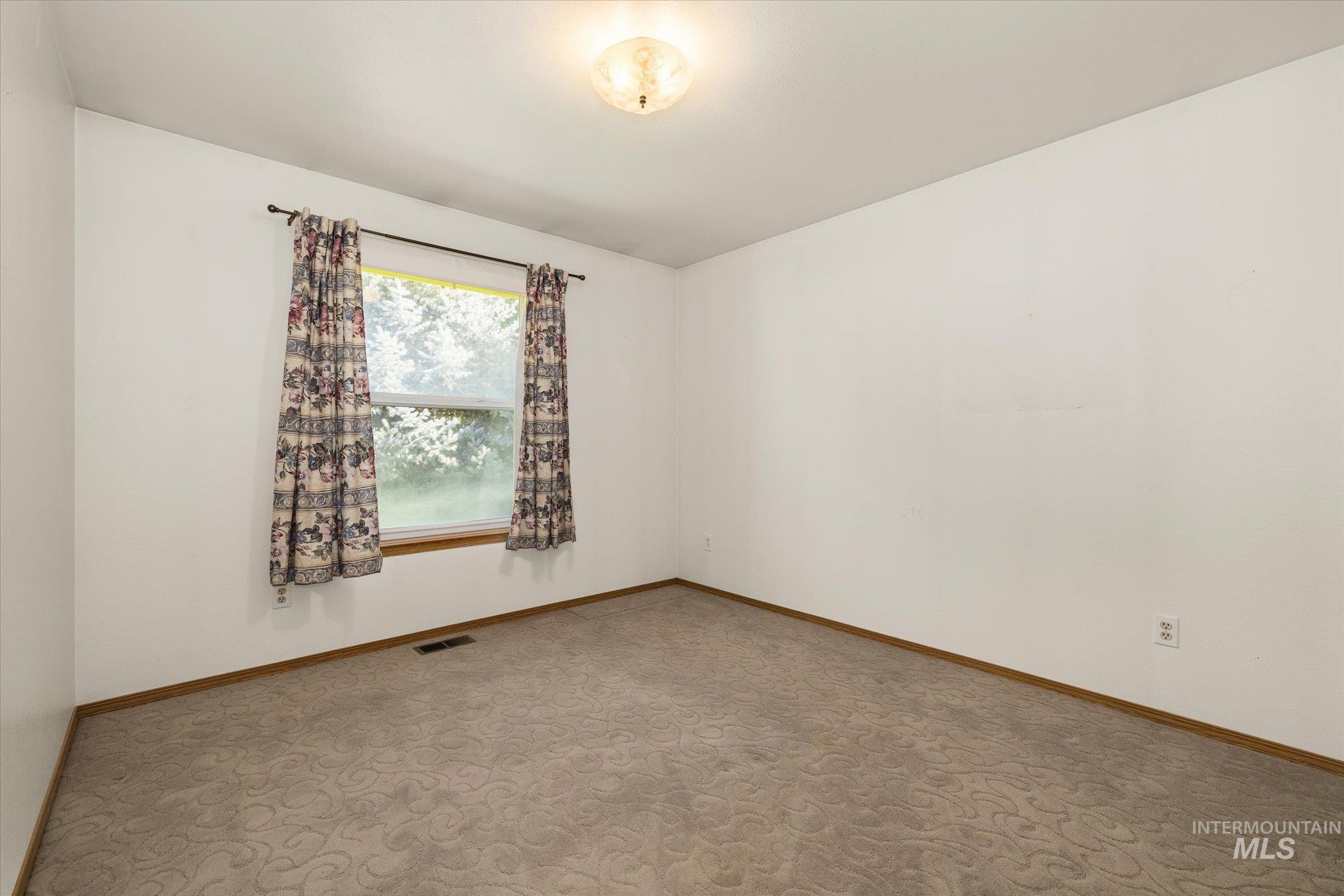 121 N Brent, Nampa, Idaho 83687, 3 Bedrooms, 2 Bathrooms, Residential For Sale, Price $435,000,MLS 98984970