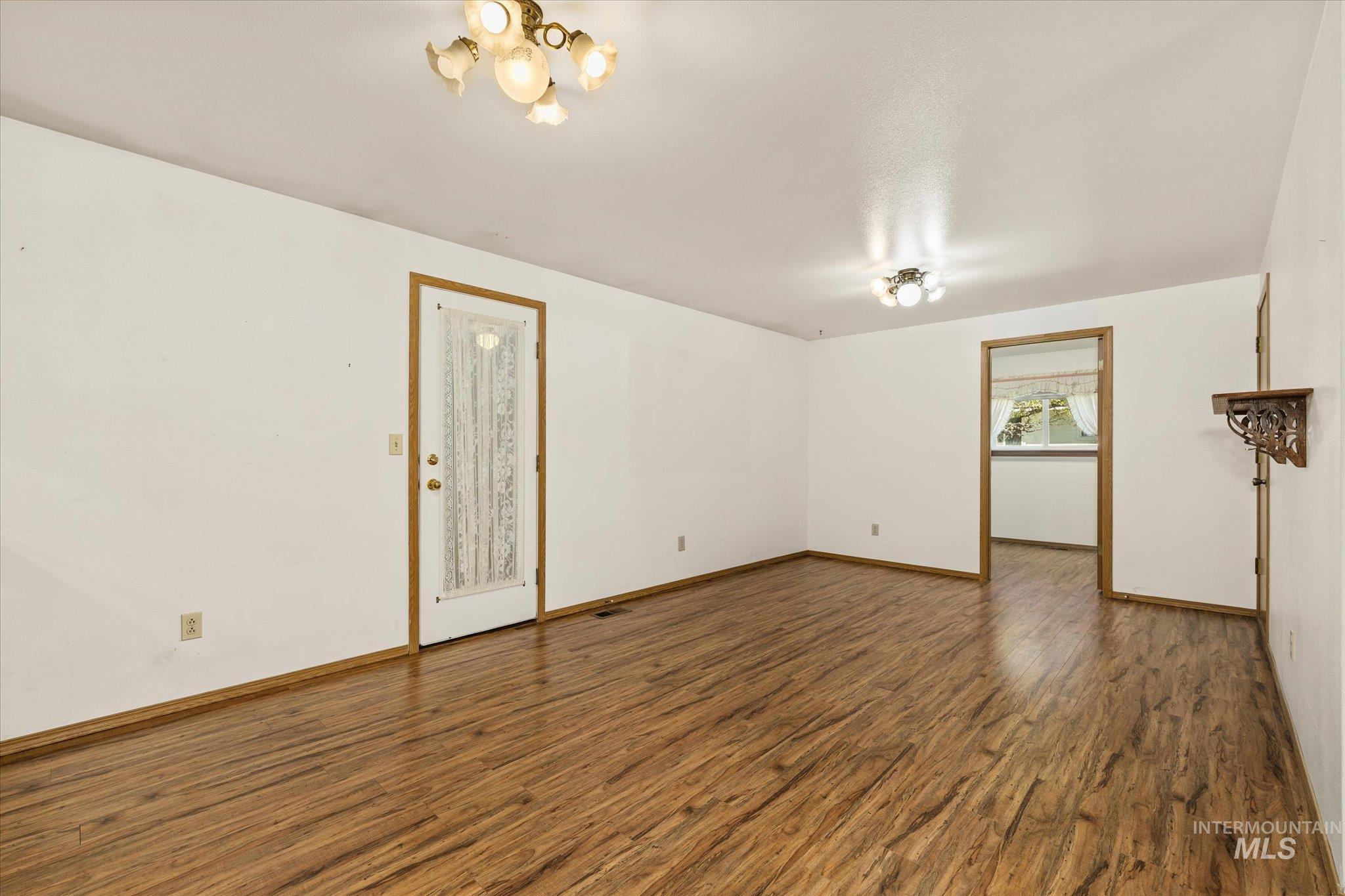 121 N Brent, Nampa, Idaho 83687, 3 Bedrooms, 2 Bathrooms, Residential For Sale, Price $435,000,MLS 98984970
