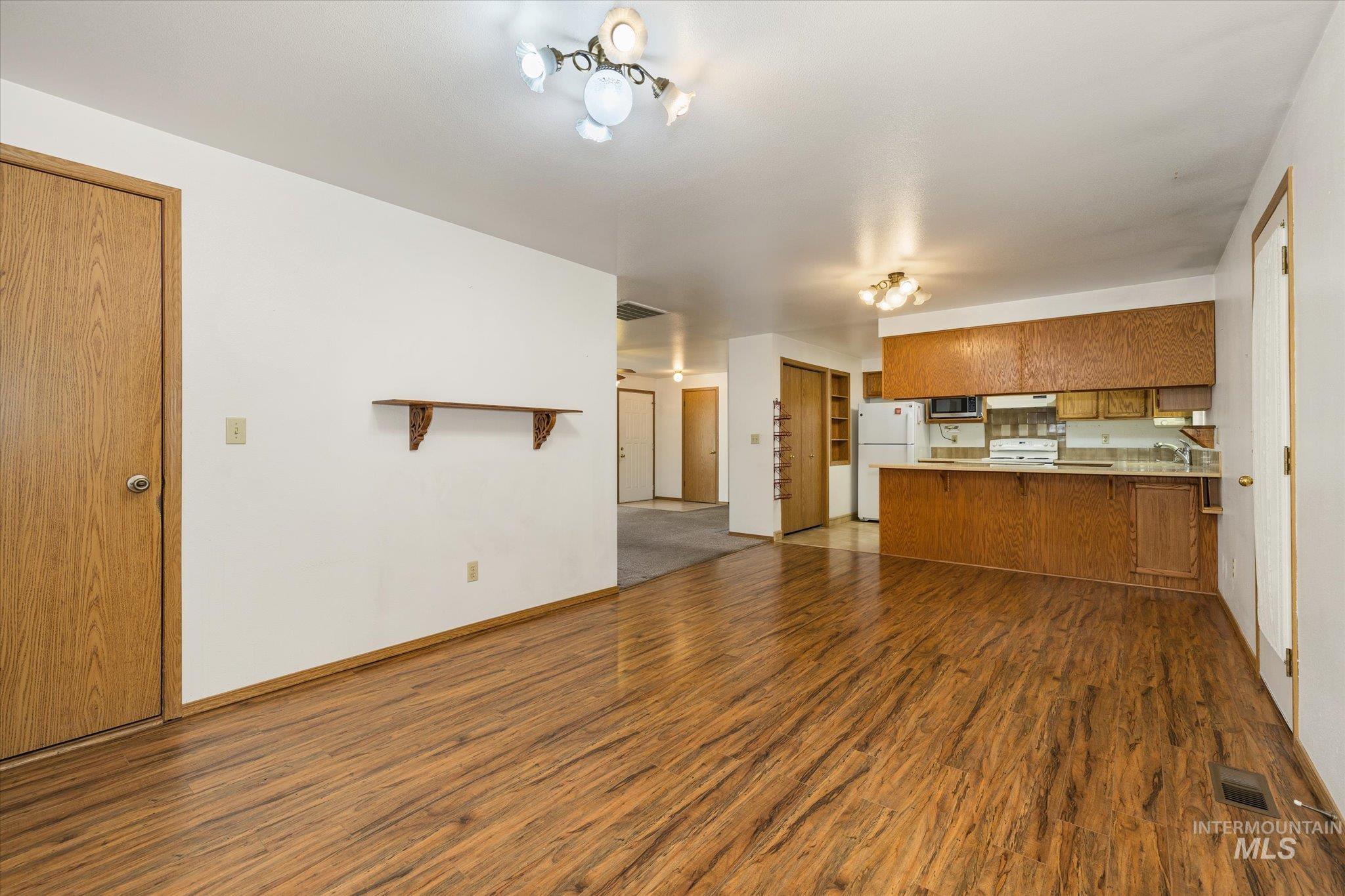 121 N Brent, Nampa, Idaho 83687, 3 Bedrooms, 2 Bathrooms, Residential For Sale, Price $435,000,MLS 98984970