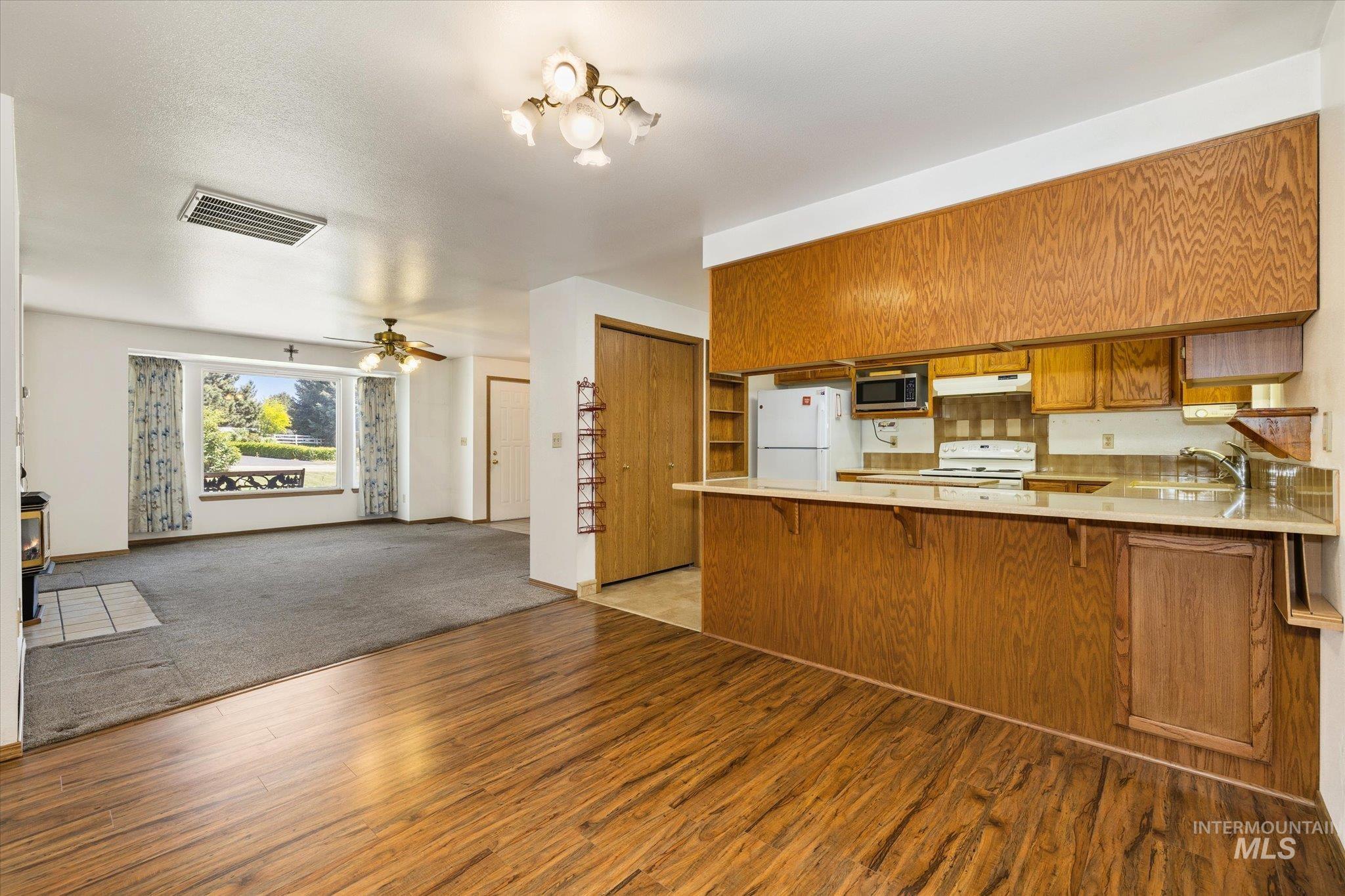 121 N Brent, Nampa, Idaho 83687, 3 Bedrooms, 2 Bathrooms, Residential For Sale, Price $435,000,MLS 98984970