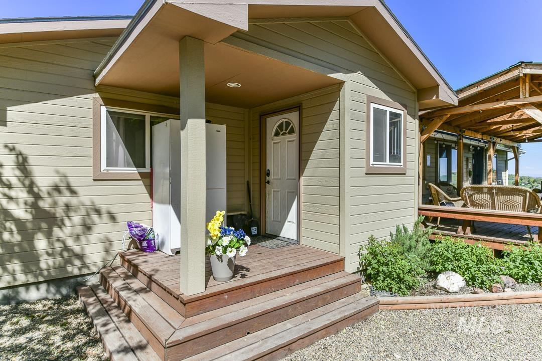 1355 Anderson Corner Rd, Parma, Idaho 83660-6109, 2 Bedrooms, 2 Bathrooms, Residential For Sale, Price $560,000,MLS 98984971
