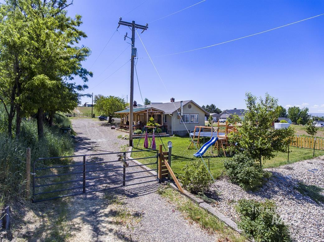 1355 Anderson Corner Rd, Parma, Idaho 83660-6109, 2 Bedrooms, 2 Bathrooms, Residential For Sale, Price $560,000,MLS 98984971