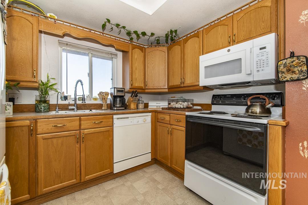 1355 Anderson Corner Rd, Parma, Idaho 83660-6109, 2 Bedrooms, 2 Bathrooms, Residential For Sale, Price $560,000,MLS 98984971