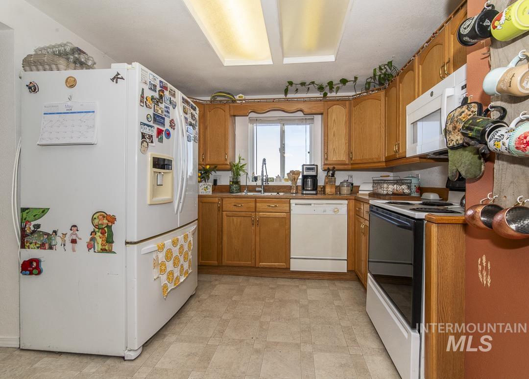 1355 Anderson Corner Rd, Parma, Idaho 83660-6109, 2 Bedrooms, 2 Bathrooms, Residential For Sale, Price $560,000,MLS 98984971