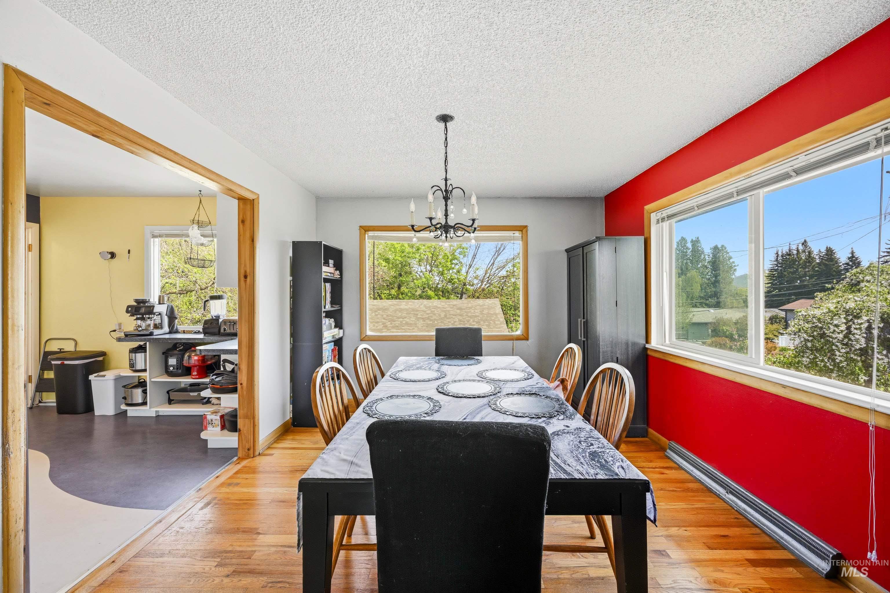 906 Orchard Ave., Moscow, Idaho 83843, 5 Bedrooms, 2 Bathrooms, Residential For Sale, Price $535,000,MLS 98984972