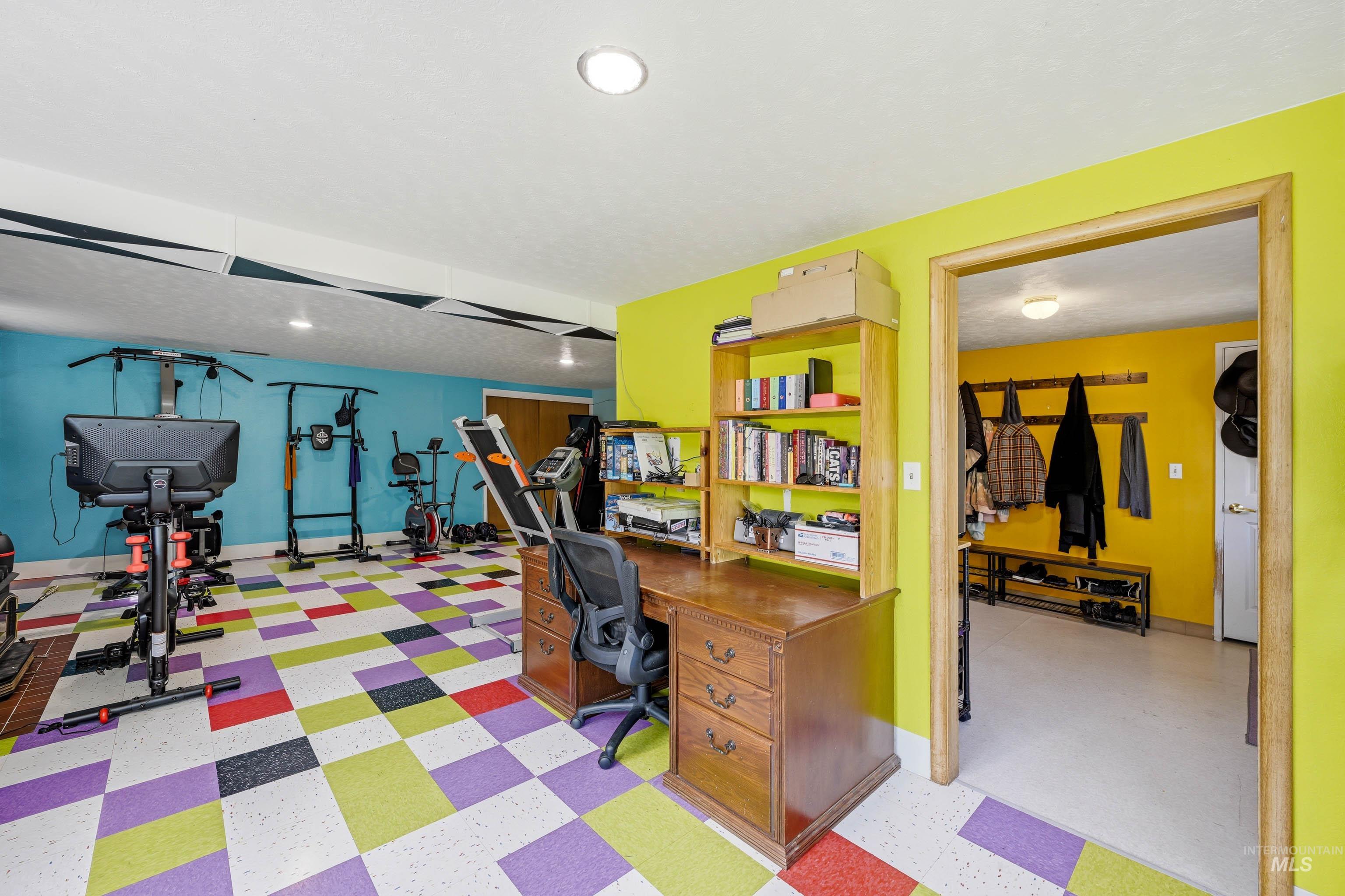 906 Orchard Ave., Moscow, Idaho 83843, 5 Bedrooms, 2 Bathrooms, Residential For Sale, Price $535,000,MLS 98984972