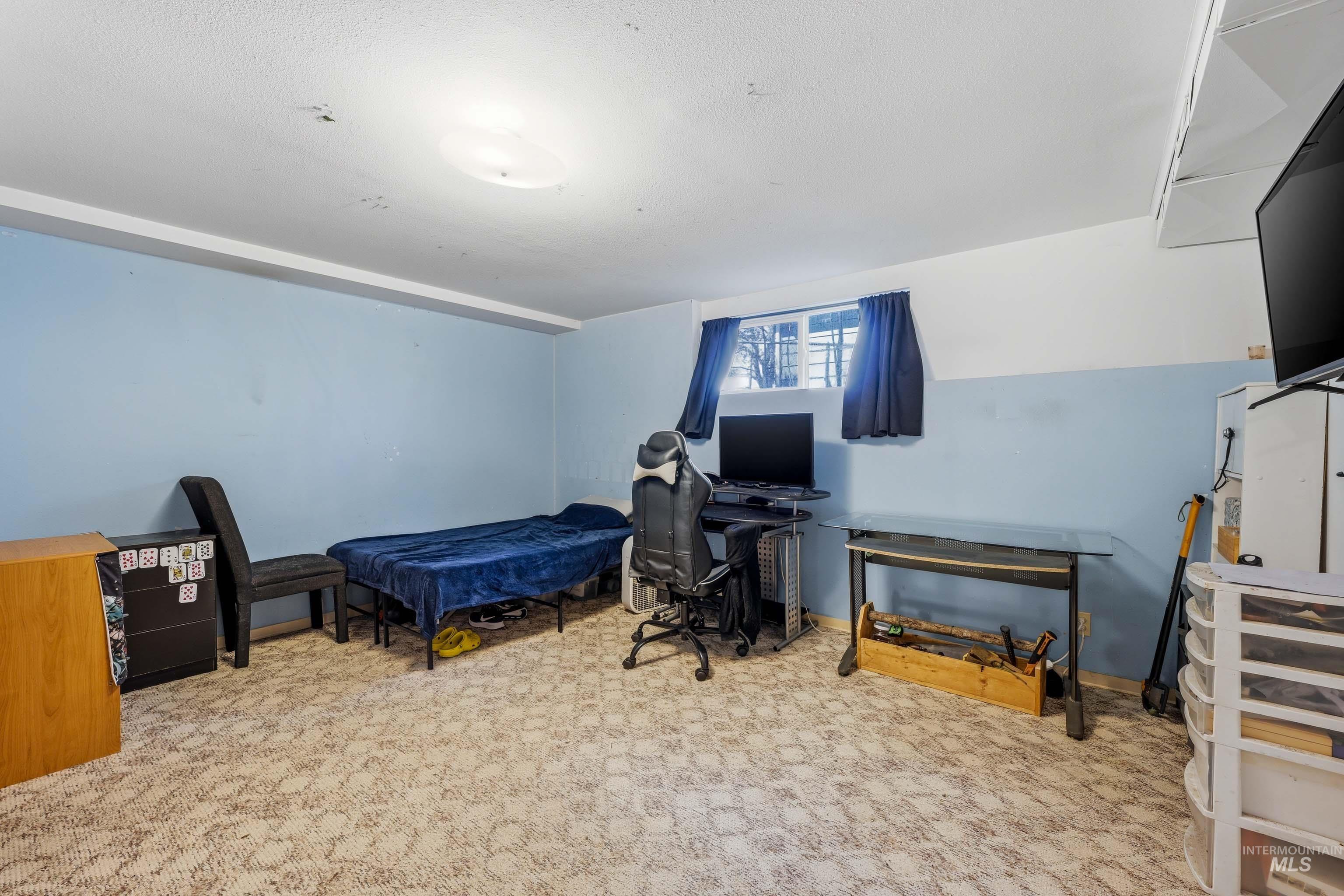 906 Orchard Ave., Moscow, Idaho 83843, 5 Bedrooms, 2 Bathrooms, Residential For Sale, Price $535,000,MLS 98984972