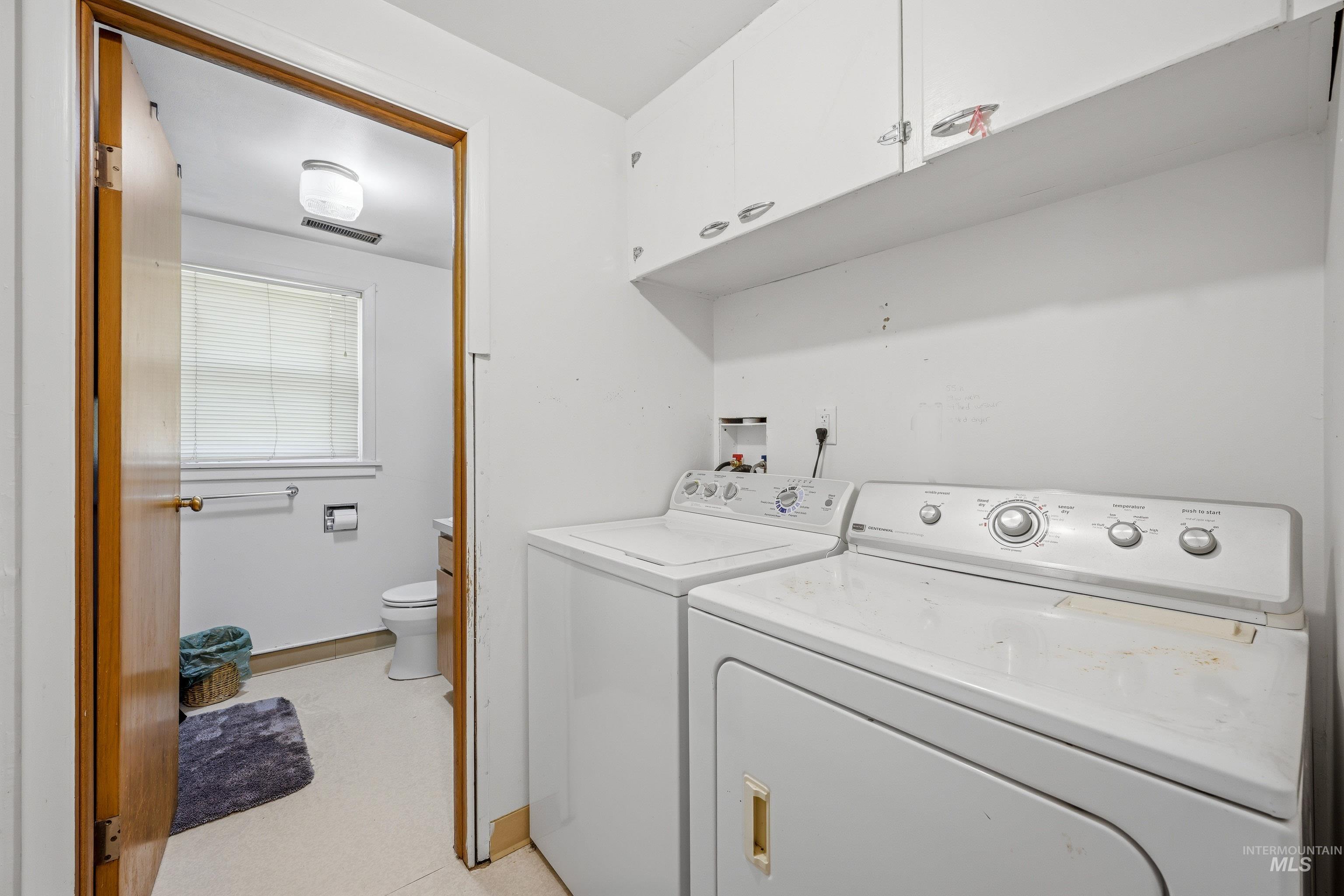 906 Orchard Ave., Moscow, Idaho 83843, 5 Bedrooms, 2 Bathrooms, Residential For Sale, Price $535,000,MLS 98984972