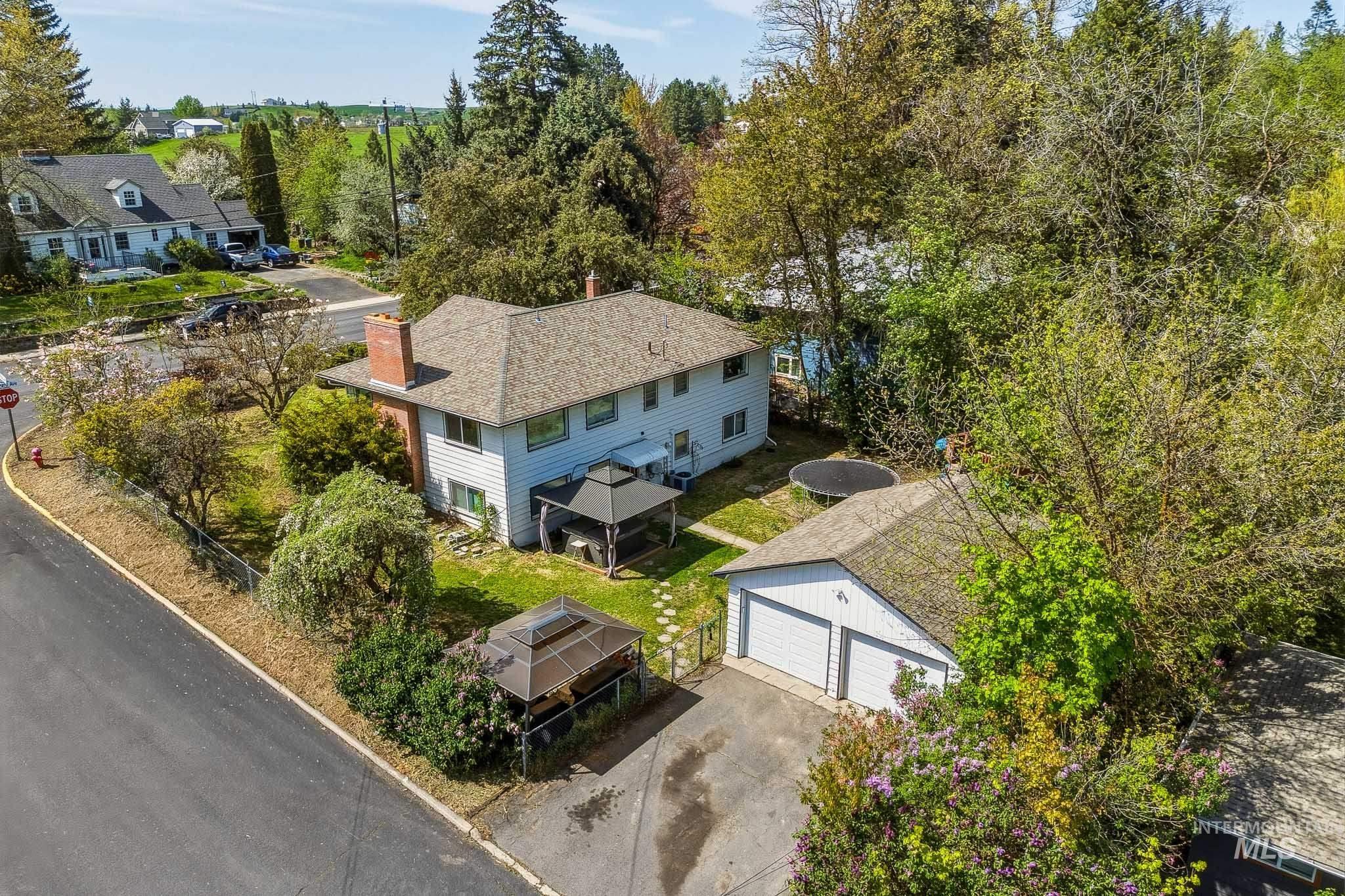 906 Orchard Ave., Moscow, Idaho 83843, 5 Bedrooms, 2 Bathrooms, Residential For Sale, Price $535,000,MLS 98984972