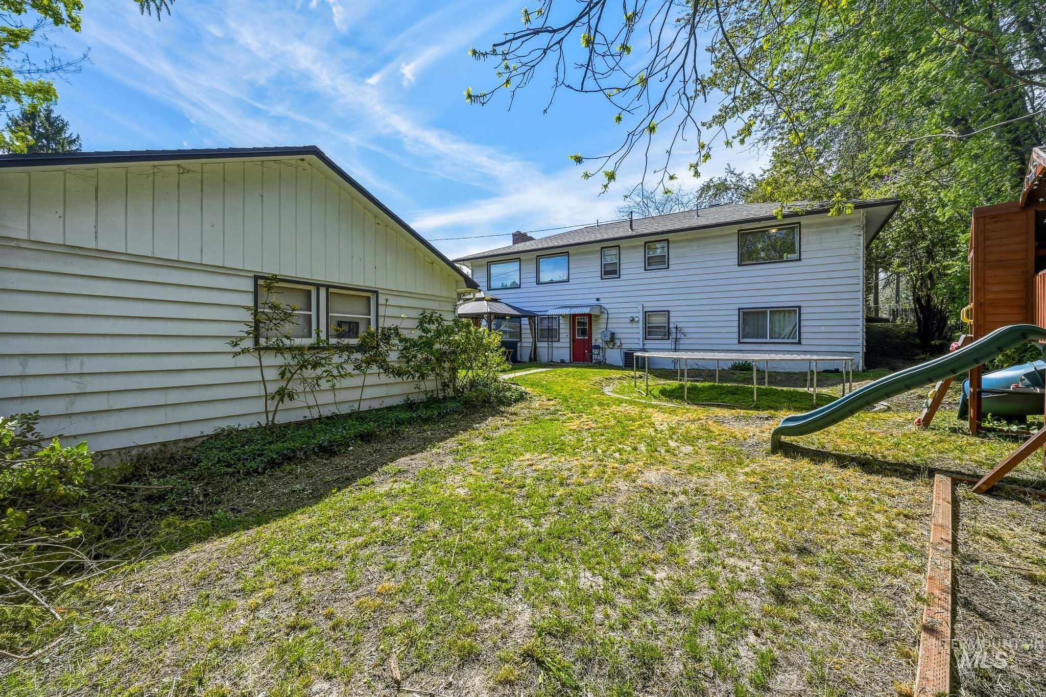 906 Orchard Ave., Moscow, Idaho 83843, 5 Bedrooms, 2 Bathrooms, Residential For Sale, Price $535,000,MLS 98984972