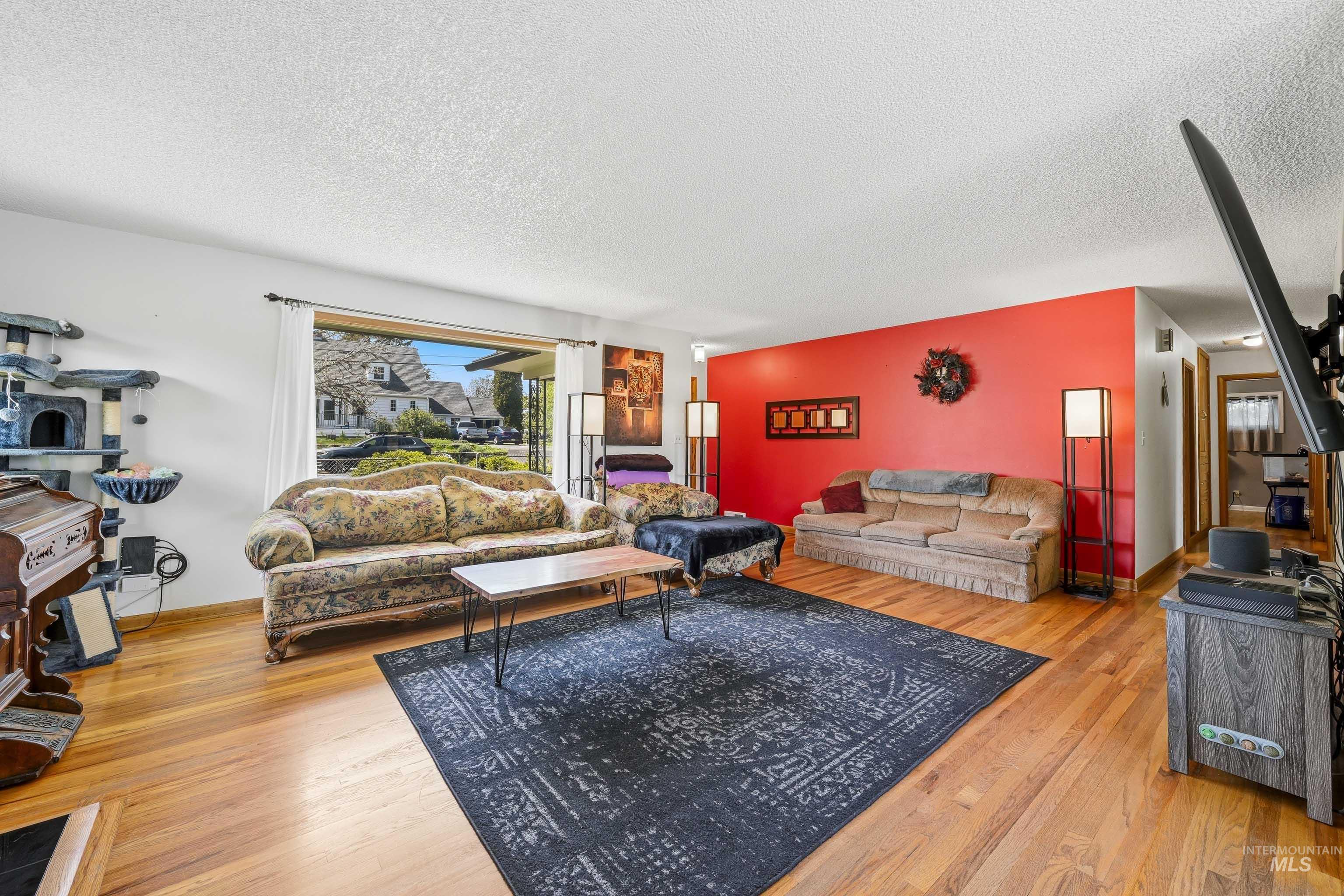 906 Orchard Ave., Moscow, Idaho 83843, 5 Bedrooms, 2 Bathrooms, Residential For Sale, Price $535,000,MLS 98984972