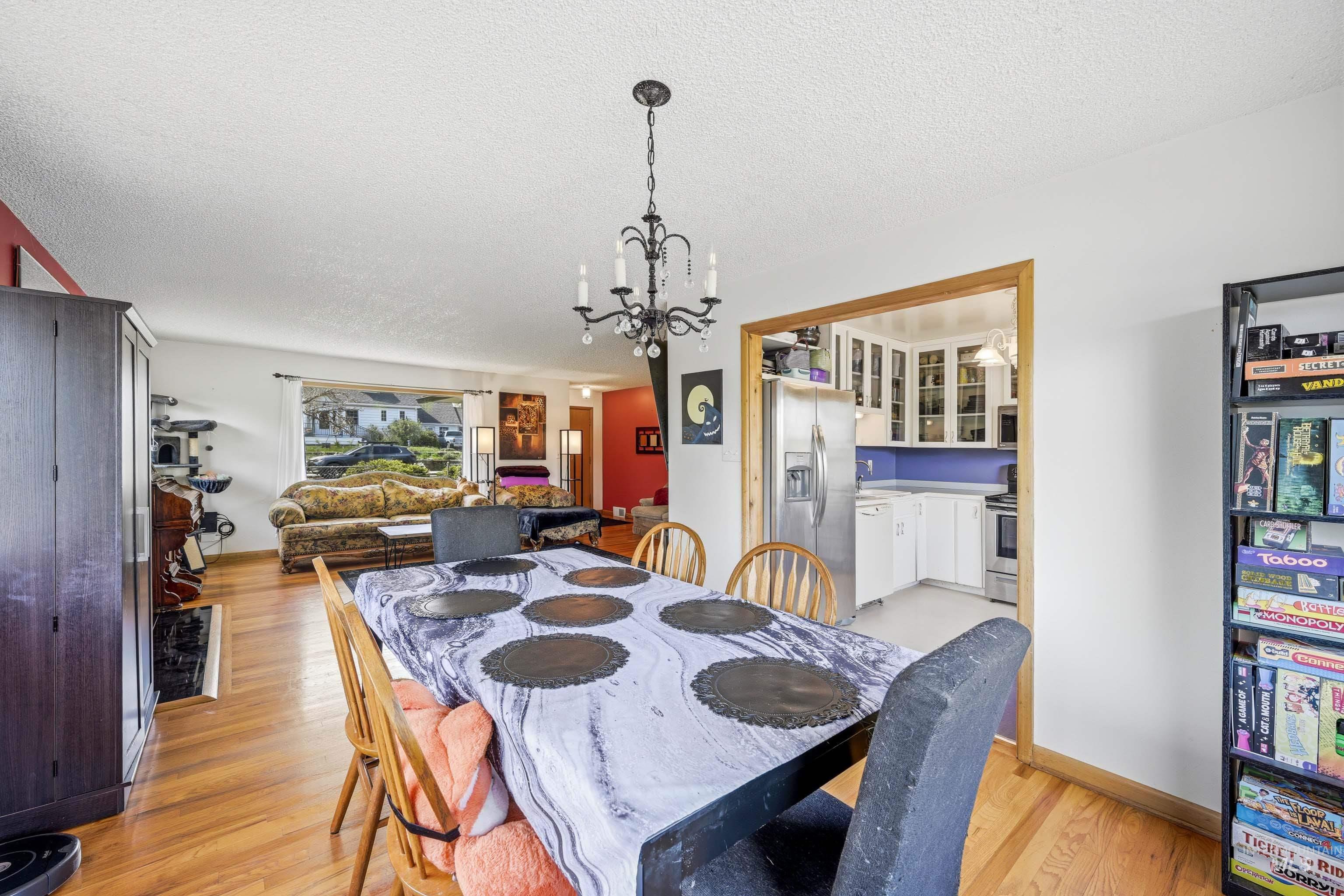 906 Orchard Ave., Moscow, Idaho 83843, 5 Bedrooms, 2 Bathrooms, Residential For Sale, Price $535,000,MLS 98984972