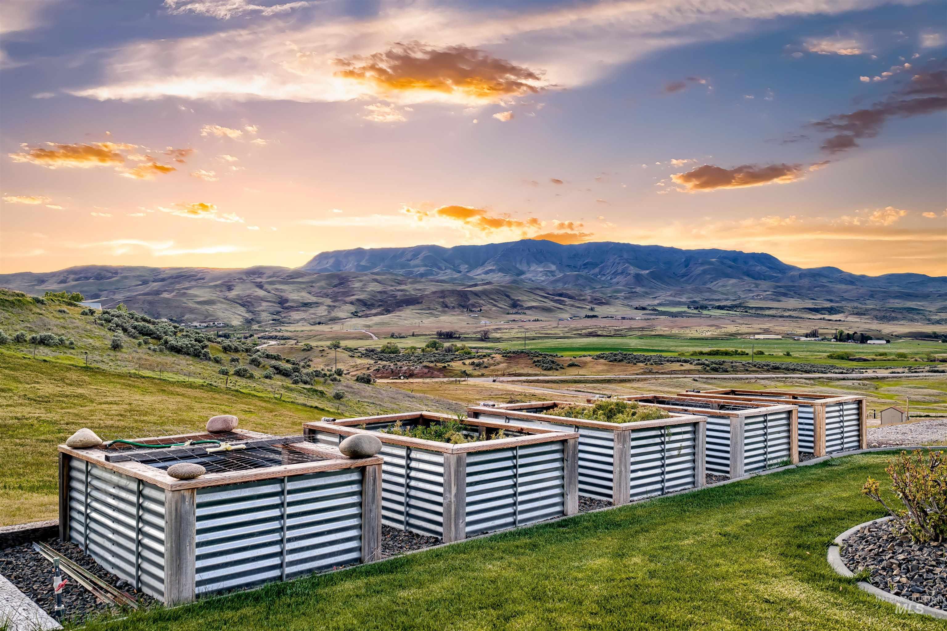 5880 Sweet Ola Hwy, Sweet, Idaho 83670, 4 Bedrooms, 3.5 Bathrooms, Residential For Sale, Price $1,299,900,MLS 98984975