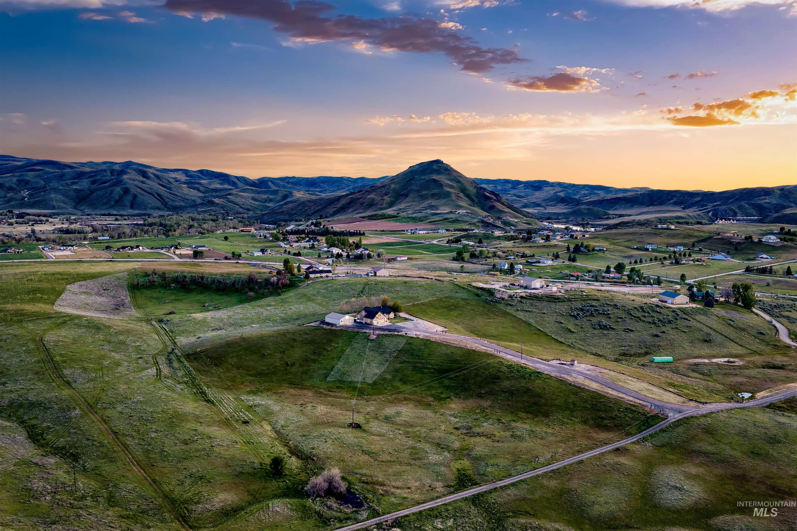 5880 Sweet Ola Hwy, Sweet, Idaho 83670, 4 Bedrooms, 3.5 Bathrooms, Residential For Sale, Price $1,299,900,MLS 98984975