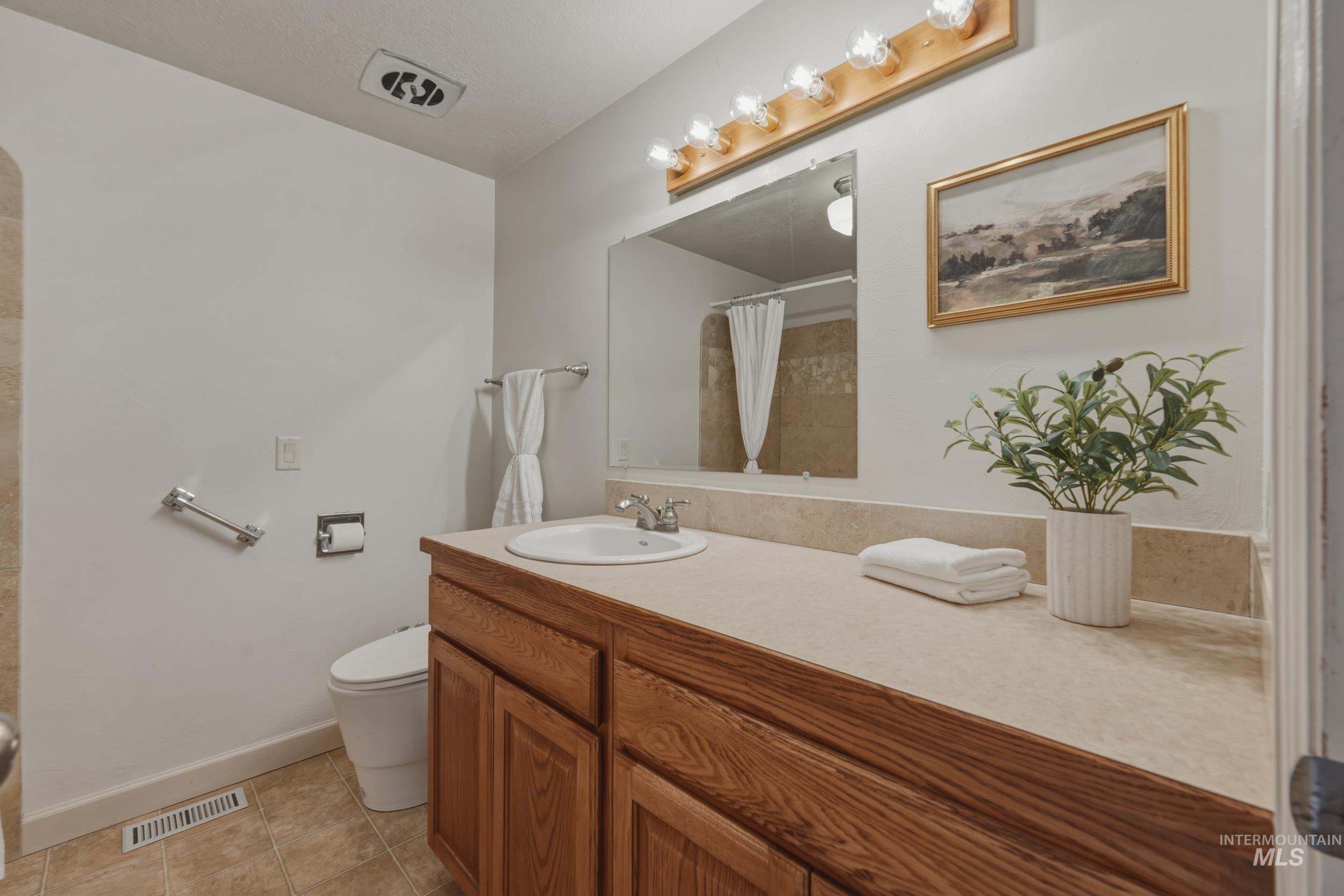4747 W Albion Ct., Boise, Idaho 83705, 2 Bedrooms, 2 Bathrooms, Residential For Sale, Price $388,900,MLS 98984978