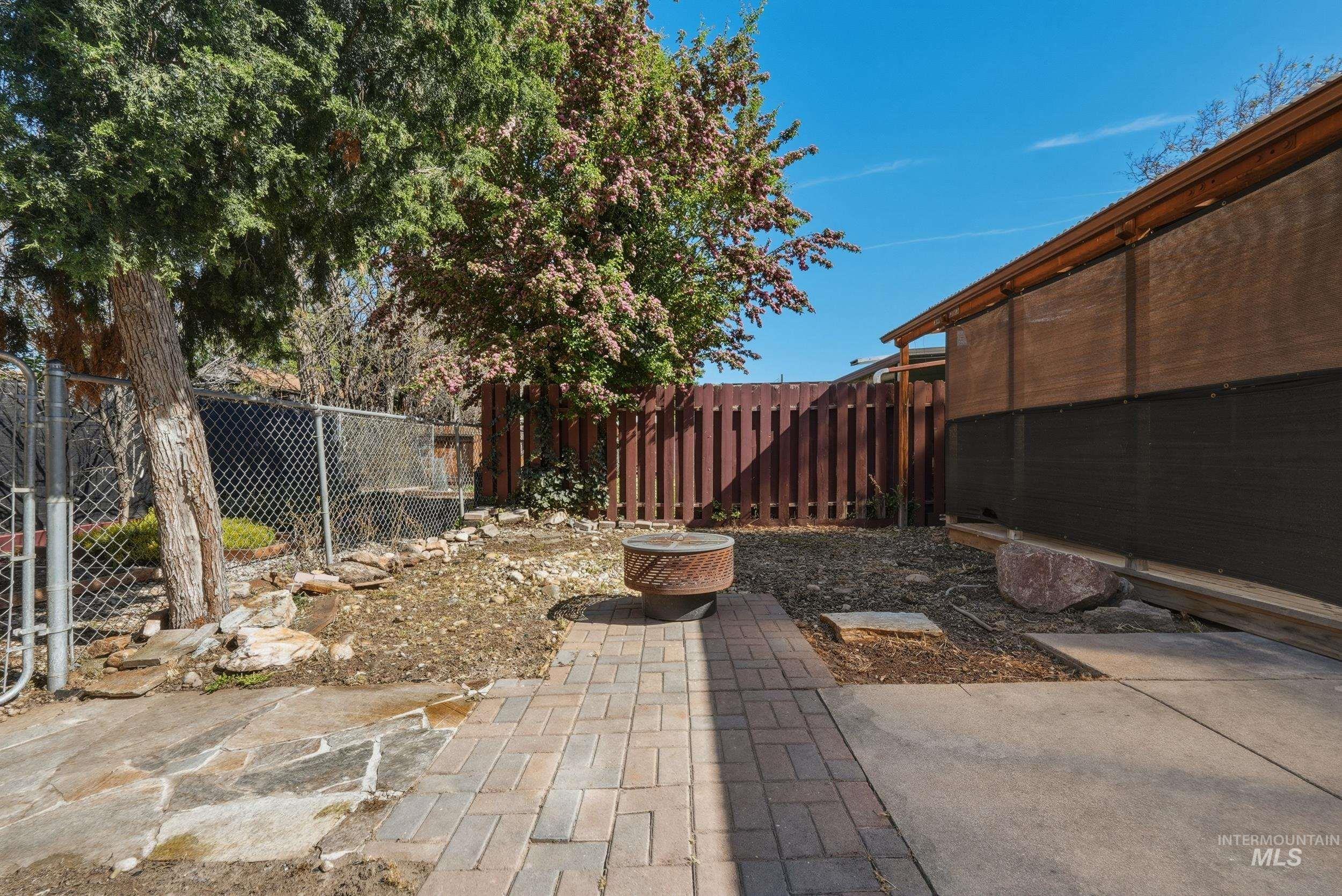 4747 W Albion Ct., Boise, Idaho 83705, 2 Bedrooms, 2 Bathrooms, Residential For Sale, Price $388,900,MLS 98984978