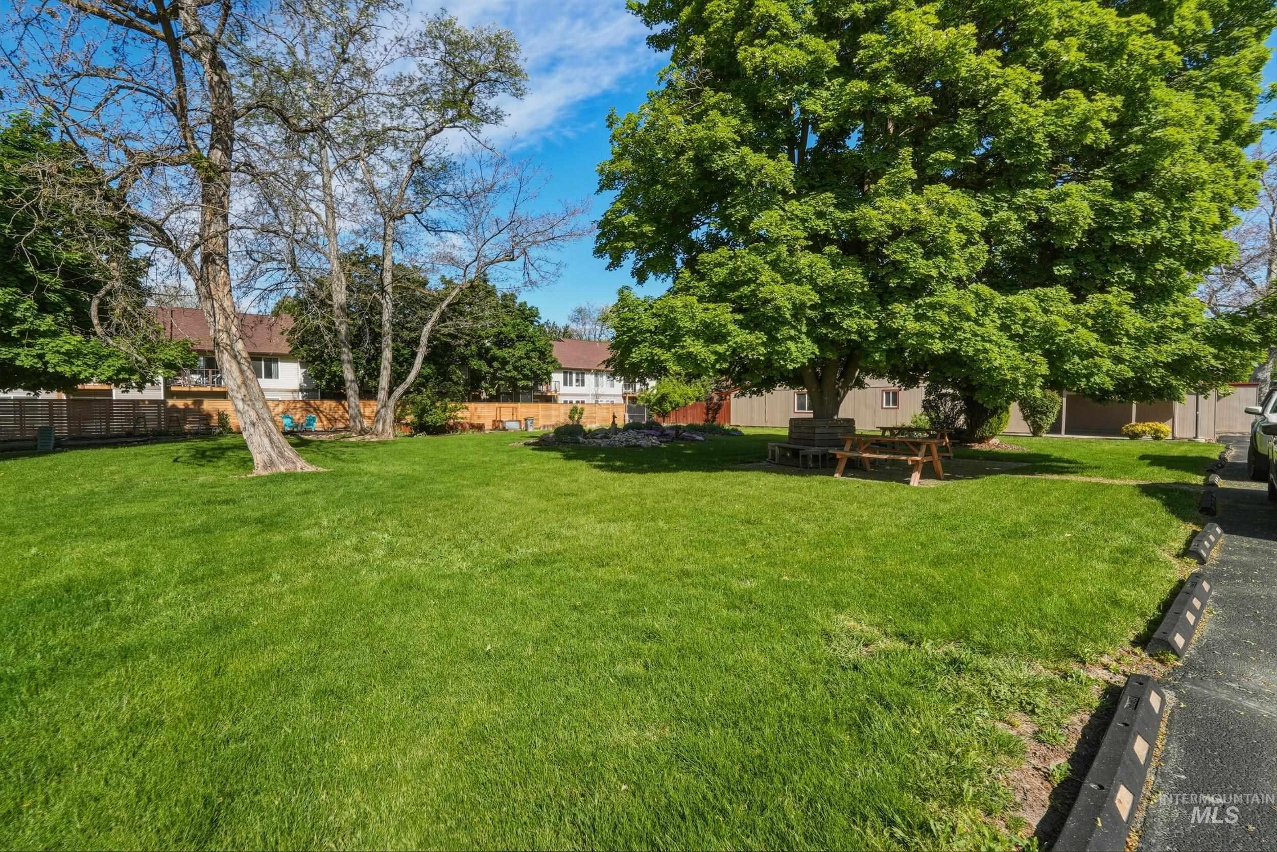 4747 W Albion Ct., Boise, Idaho 83705, 2 Bedrooms, 2 Bathrooms, Residential For Sale, Price $388,900,MLS 98984978