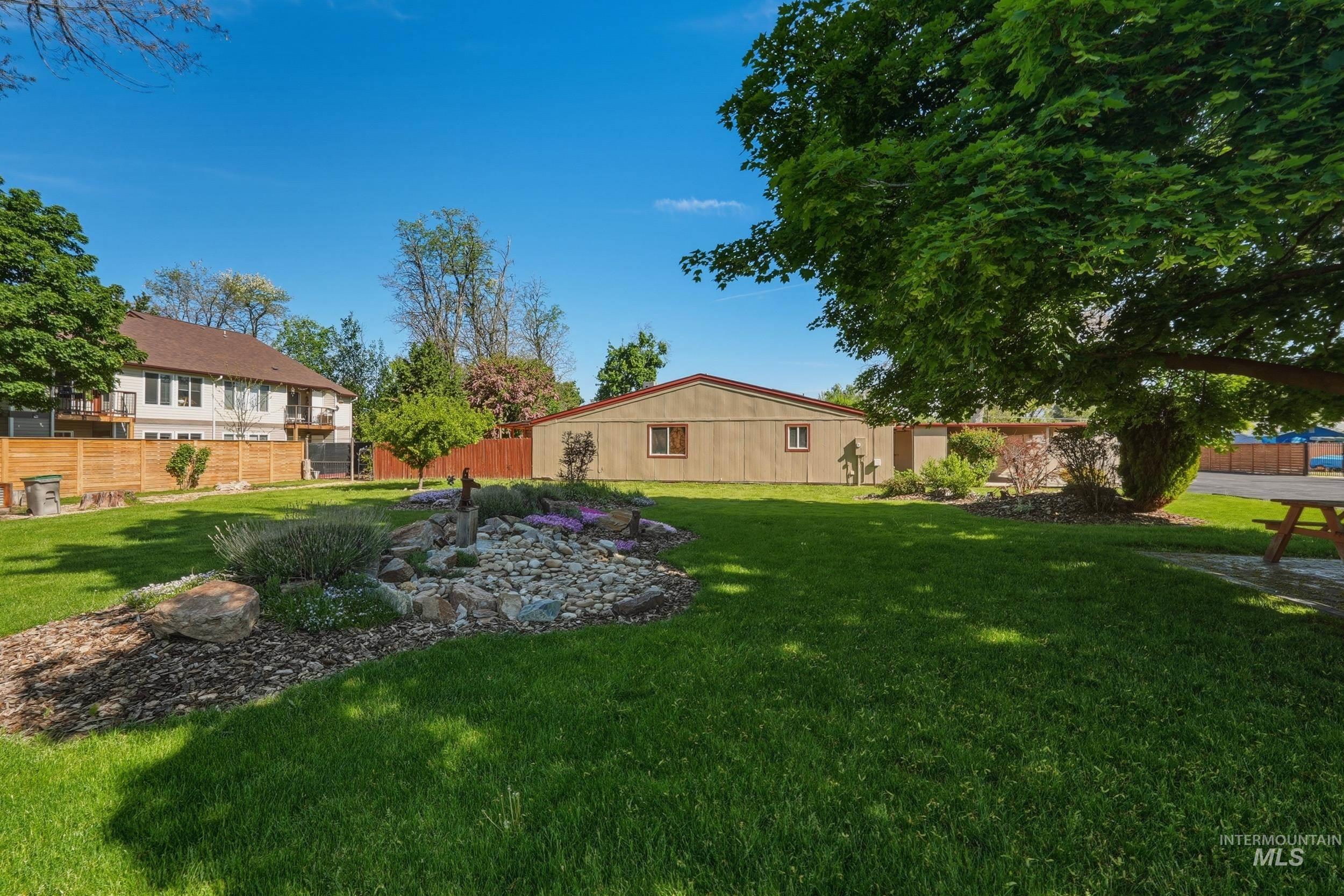 4747 W Albion Ct., Boise, Idaho 83705, 2 Bedrooms, 2 Bathrooms, Residential For Sale, Price $388,900,MLS 98984978