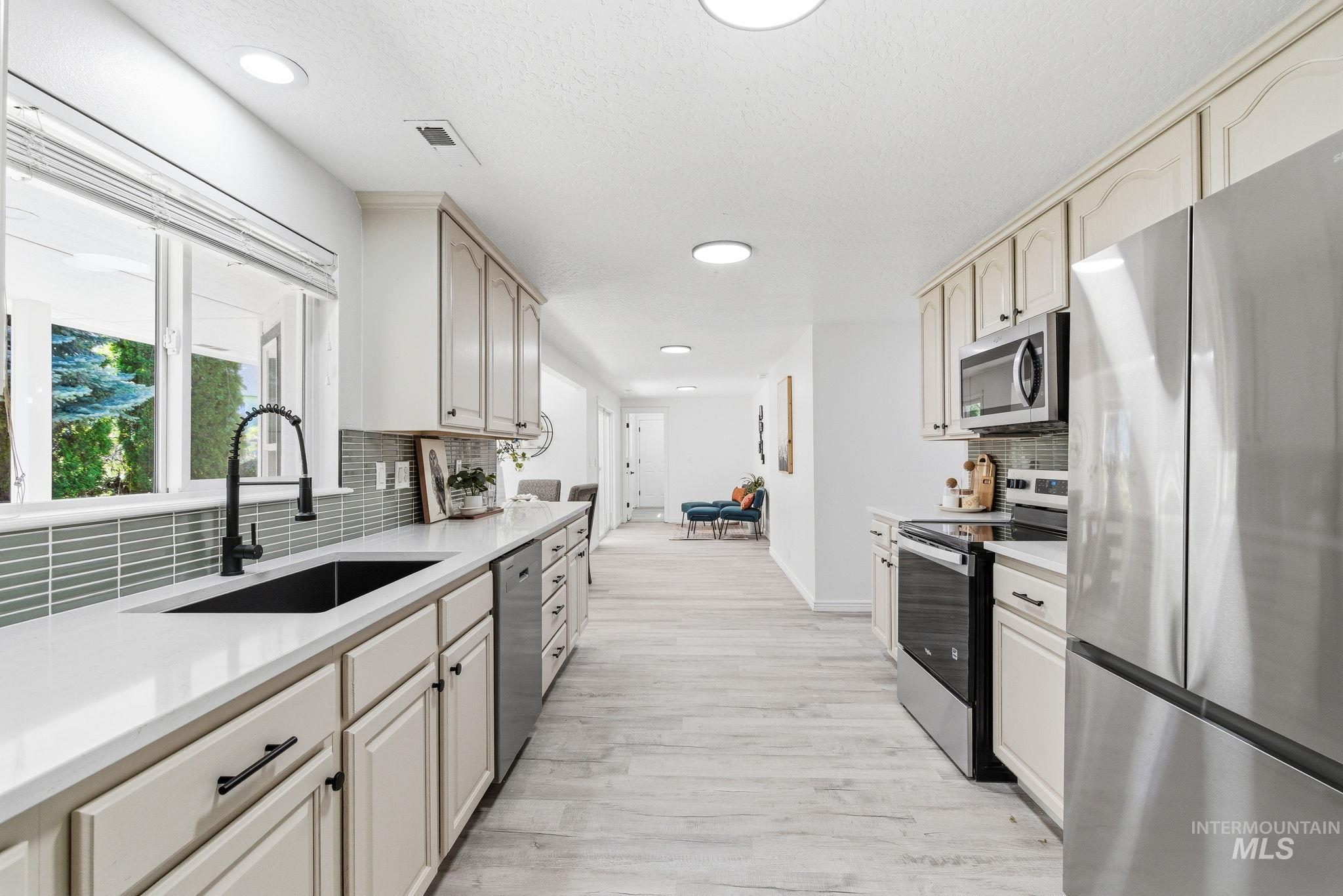 2425 S Morning Sun Crt, Nampa, Idaho 83686, 3 Bedrooms, 2 Bathrooms, Residential For Sale, Price $625,000,MLS 98984980