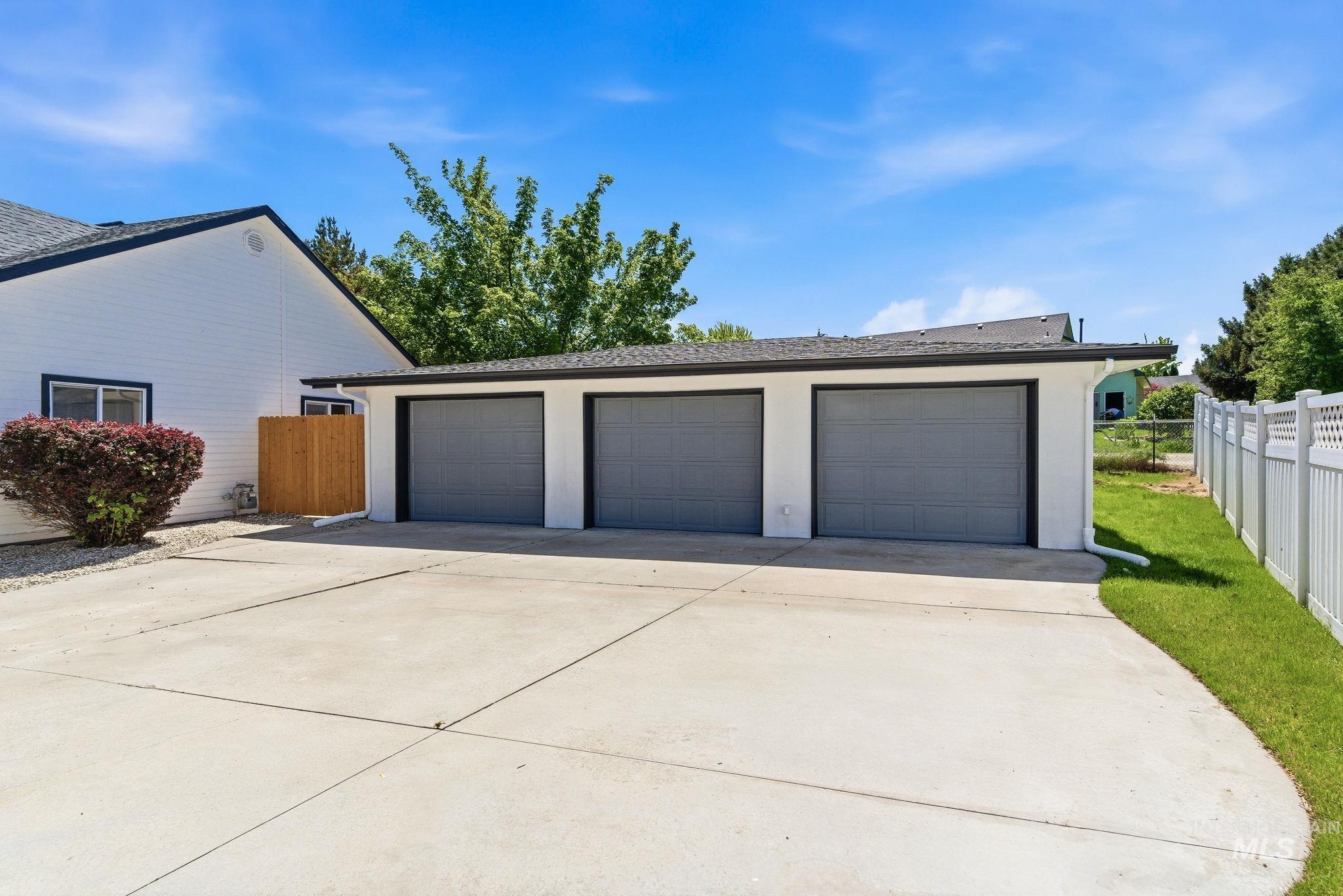 2425 S Morning Sun Crt, Nampa, Idaho 83686, 3 Bedrooms, 2 Bathrooms, Residential For Sale, Price $625,000,MLS 98984980