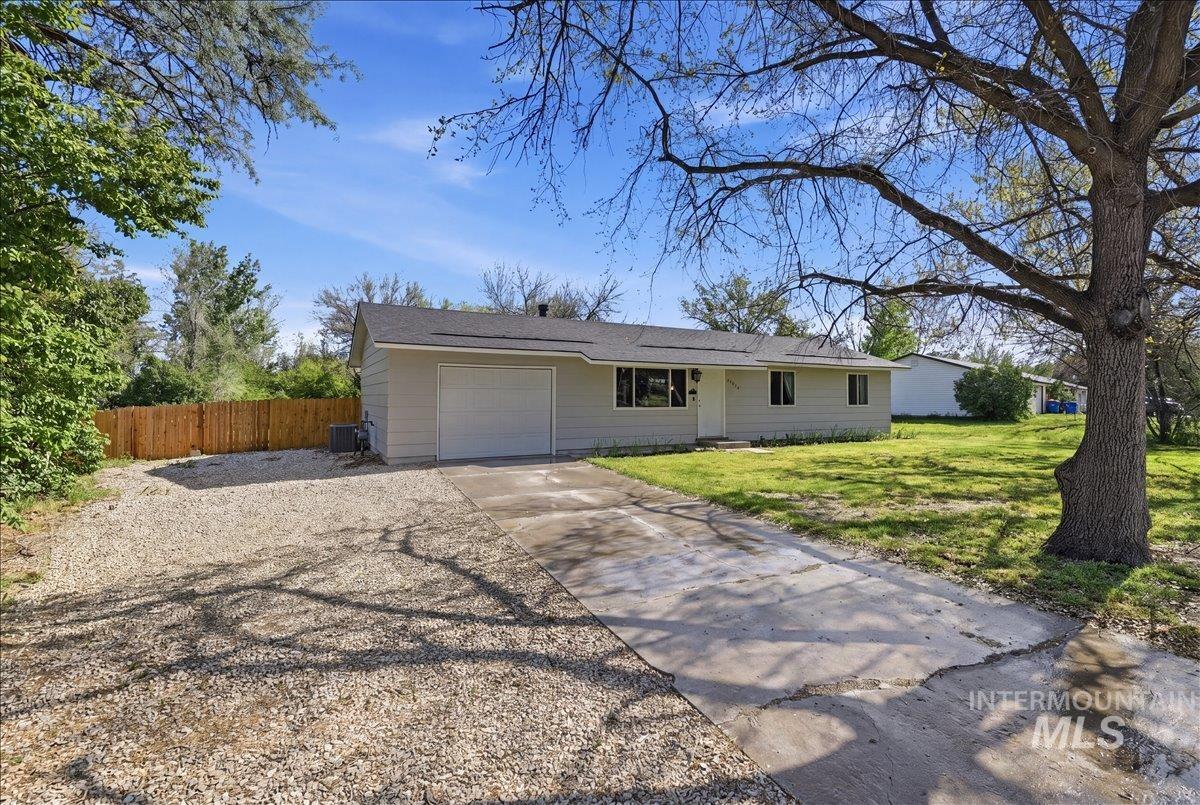 10312 W Tanglewood Dr, Boise, Idaho 83709, 3 Bedrooms, 1 Bathroom, Residential For Sale, Price $399,900,MLS 98984985