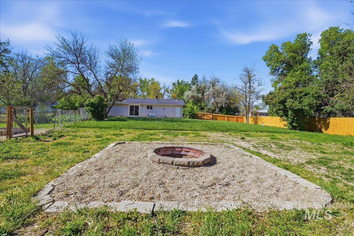 10312 W Tanglewood Dr, Boise, Idaho 83709, 3 Bedrooms, 1 Bathroom, Residential For Sale, Price $399,900,MLS 98984985