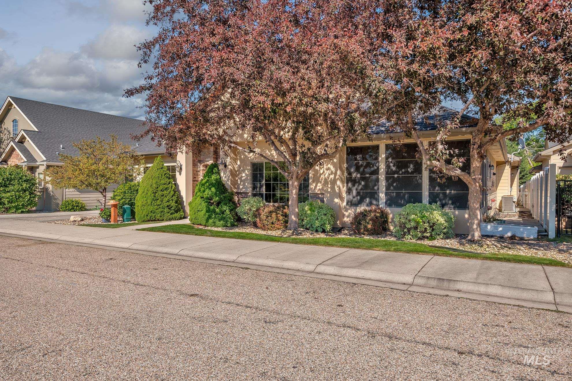 544 S Whiperwood Way, Boise, Idaho 83709, 3 Bedrooms, 2 Bathrooms, Residential For Sale, Price $474,500,MLS 98984987