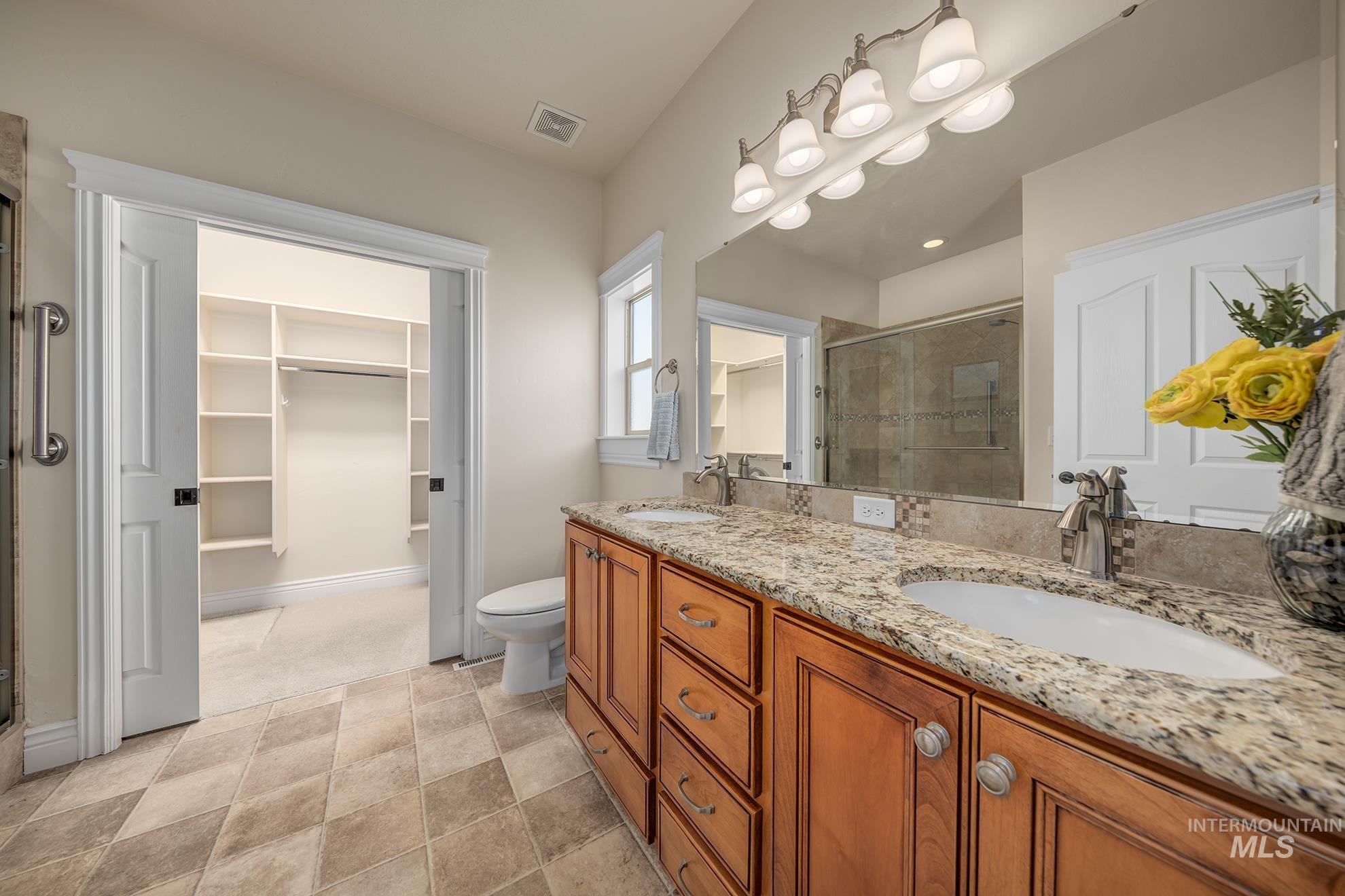 544 S Whiperwood Way, Boise, Idaho 83709, 3 Bedrooms, 2 Bathrooms, Residential For Sale, Price $474,500,MLS 98984987