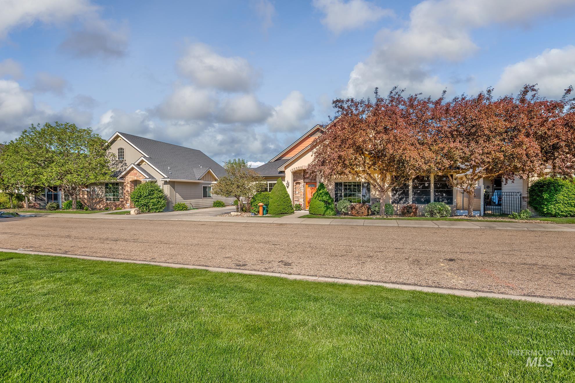 544 S Whiperwood Way, Boise, Idaho 83709, 3 Bedrooms, 2 Bathrooms, Residential For Sale, Price $474,500,MLS 98984987