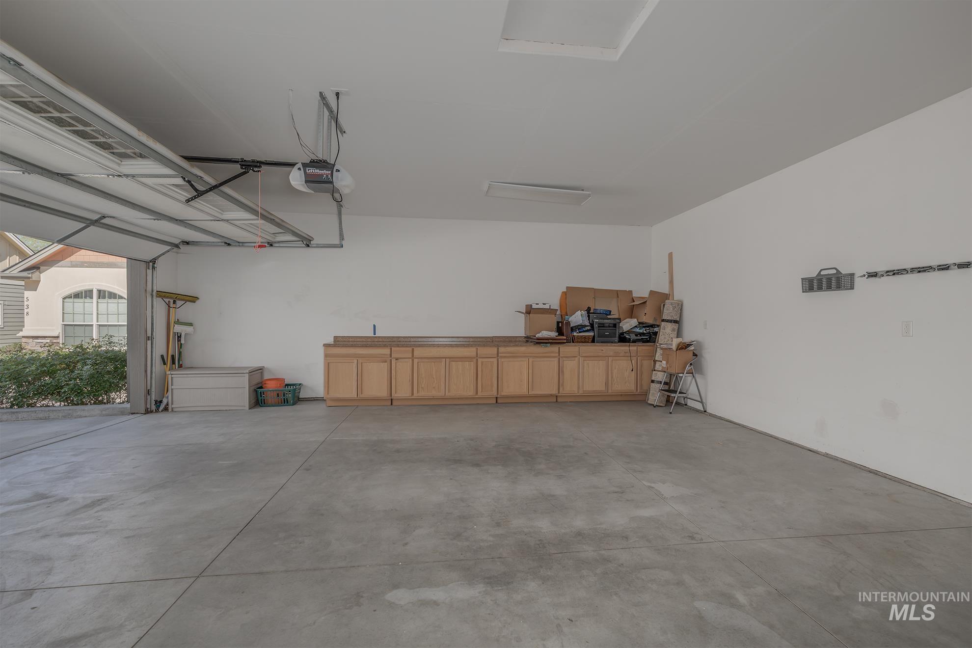 544 S Whiperwood Way, Boise, Idaho 83709, 3 Bedrooms, 2 Bathrooms, Residential For Sale, Price $474,500,MLS 98984987