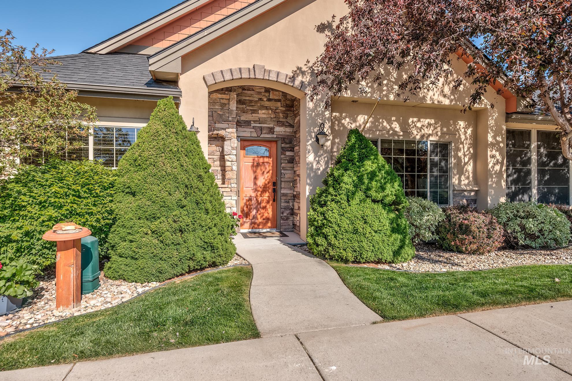 544 S Whiperwood Way, Boise, Idaho 83709, 3 Bedrooms, 2 Bathrooms, Residential For Sale, Price $474,500,MLS 98984987