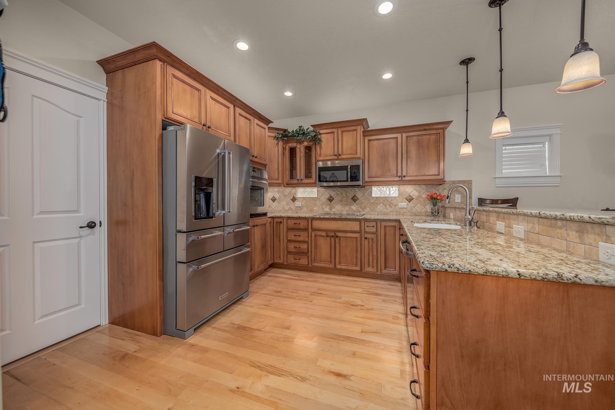 544 S Whiperwood Way, Boise, Idaho 83709, 3 Bedrooms, 2 Bathrooms, Residential For Sale, Price $474,500,MLS 98984987