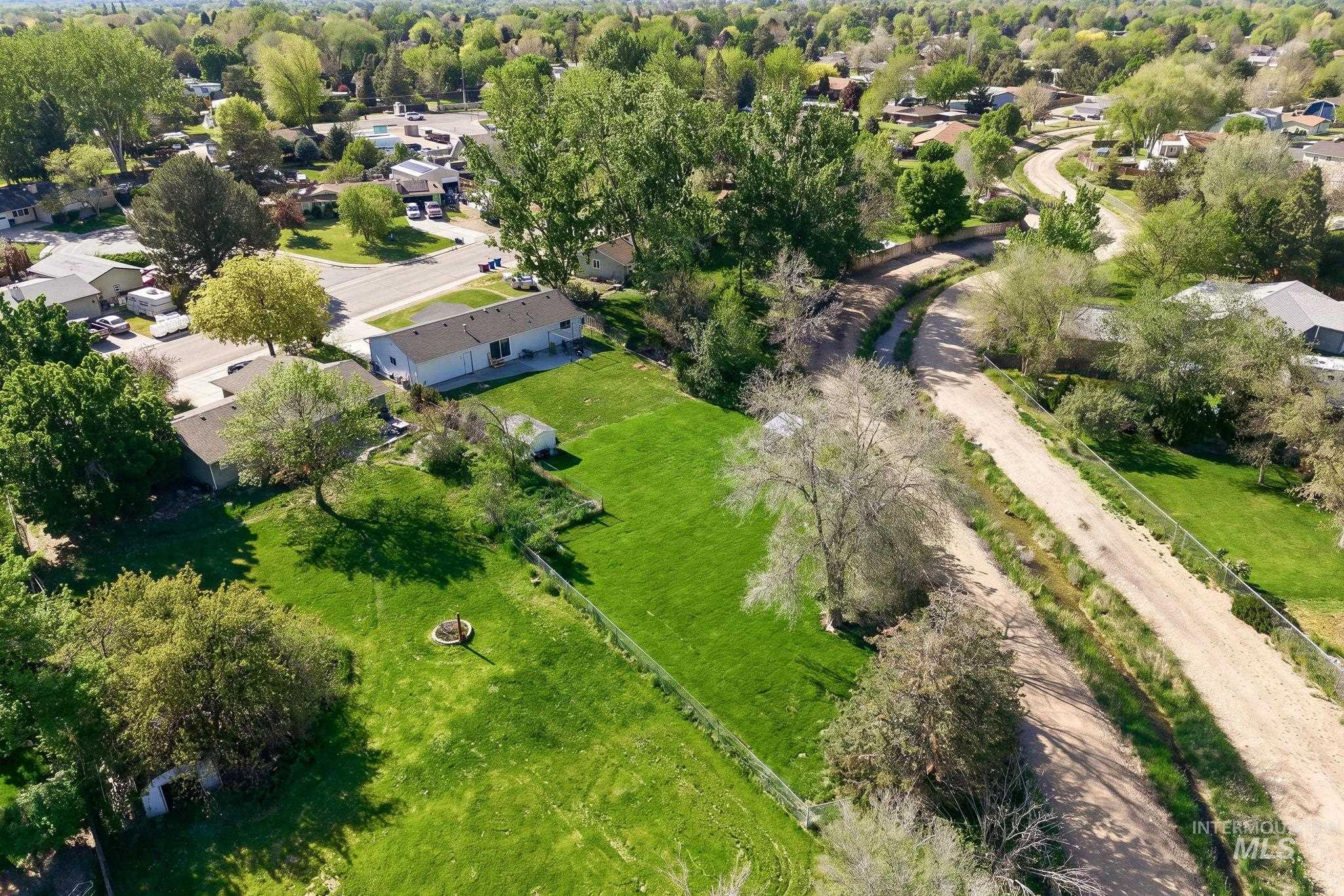 3932 W Leland Way, Boise, Idaho 83709-4656, 3 Bedrooms, 2 Bathrooms, Residential For Sale, Price $450,000,MLS 98984988