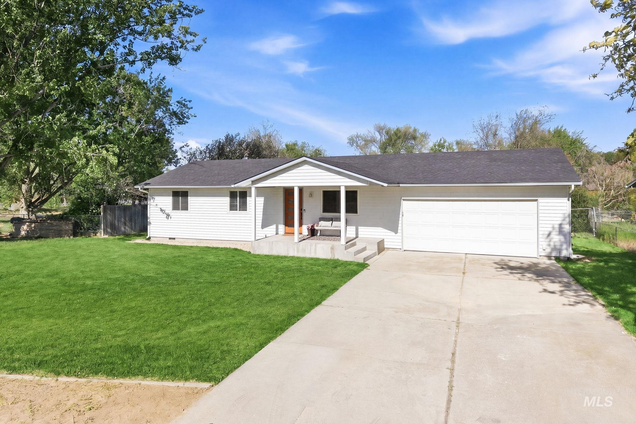 3932 W Leland Way, Boise, Idaho 83709-4656, 3 Bedrooms, 2 Bathrooms, Residential For Sale, Price $450,000,MLS 98984988