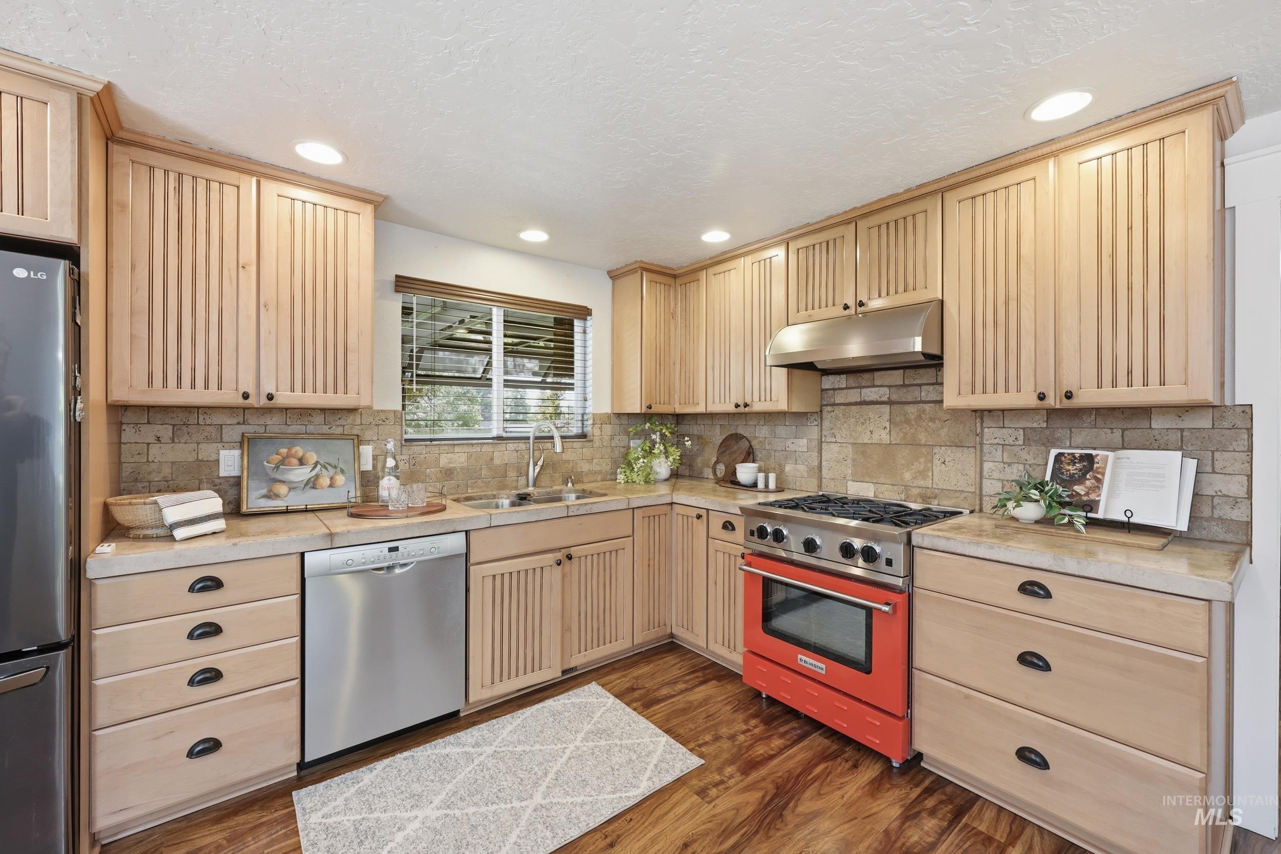15385 Rosewood St, Caldwell, Idaho 83607, 3 Bedrooms, 3 Bathrooms, Residential For Sale, Price $530,000,MLS 98984990