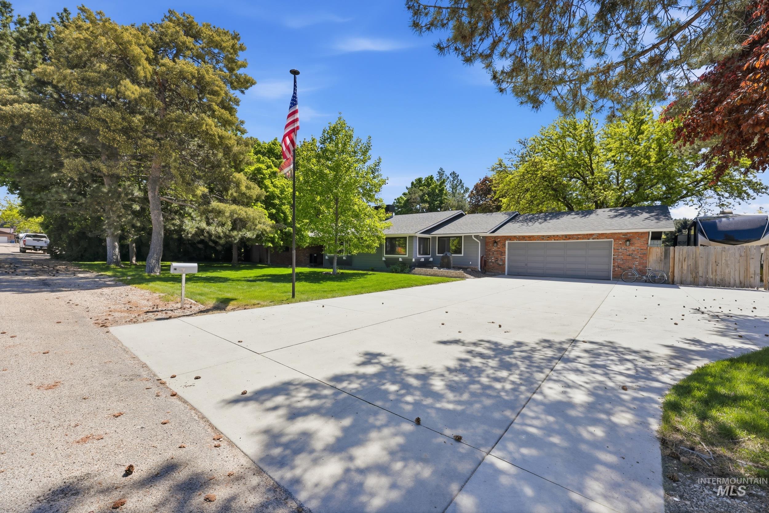 15385 Rosewood St, Caldwell, Idaho 83607, 3 Bedrooms, 3 Bathrooms, Residential For Sale, Price $530,000,MLS 98984990