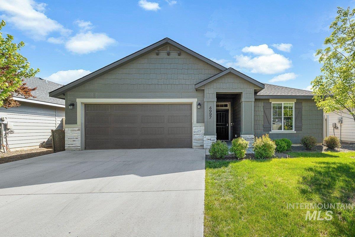 4997 W Grand Rapids Dr, Meridian, Idaho 83646-5747, 4 Bedrooms, 2 Bathrooms, Residential For Sale, Price $457,900,MLS 98985001