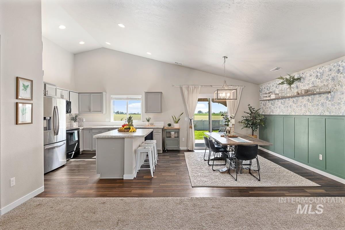 4997 W Grand Rapids Dr, Meridian, Idaho 83646-5747, 4 Bedrooms, 2 Bathrooms, Residential For Sale, Price $457,900,MLS 98985001