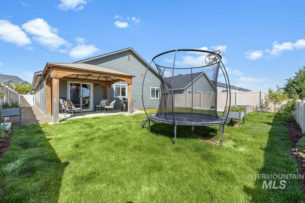 4997 W Grand Rapids Dr, Meridian, Idaho 83646-5747, 4 Bedrooms, 2 Bathrooms, Residential For Sale, Price $457,900,MLS 98985001