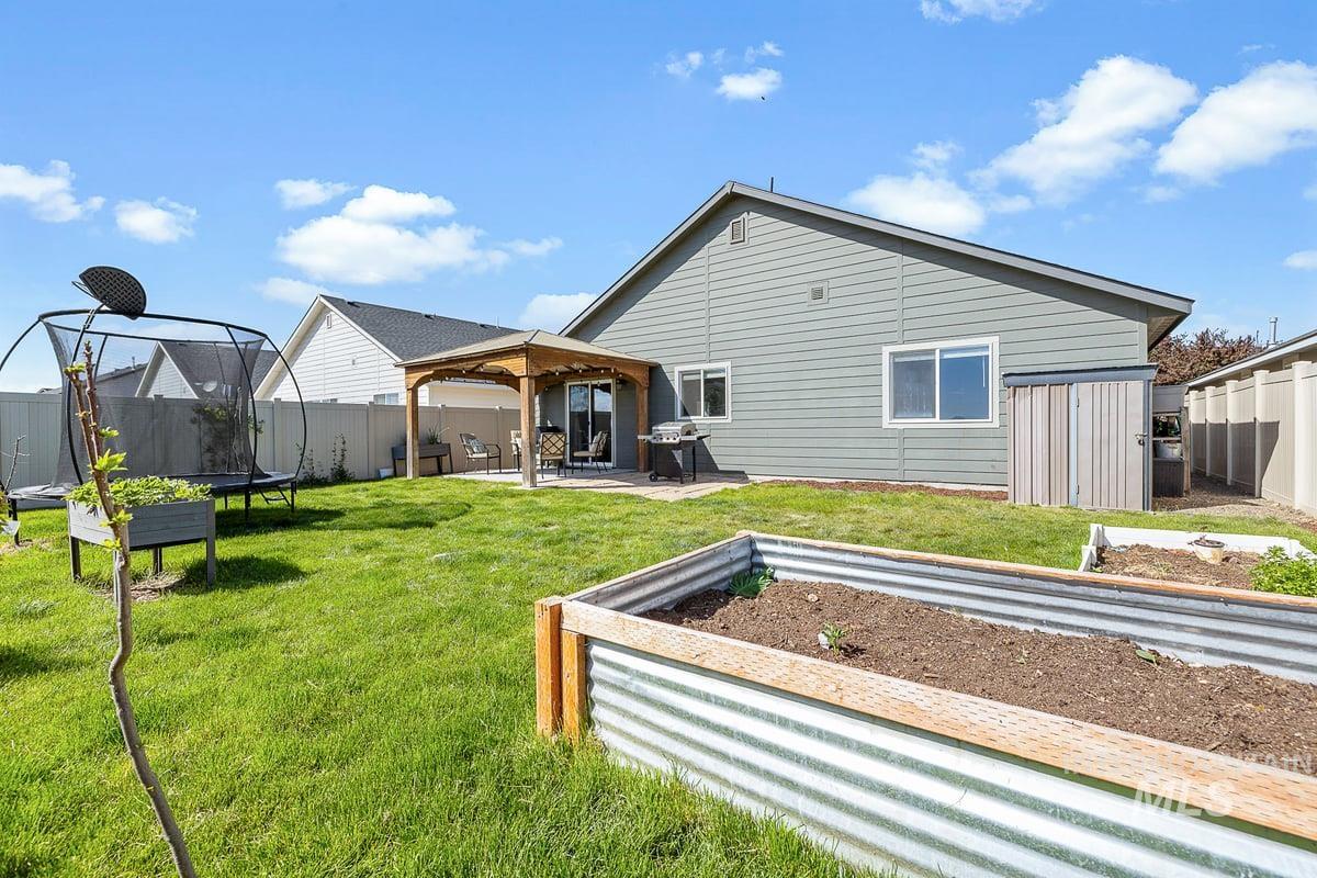 4997 W Grand Rapids Dr, Meridian, Idaho 83646-5747, 4 Bedrooms, 2 Bathrooms, Residential For Sale, Price $457,900,MLS 98985001