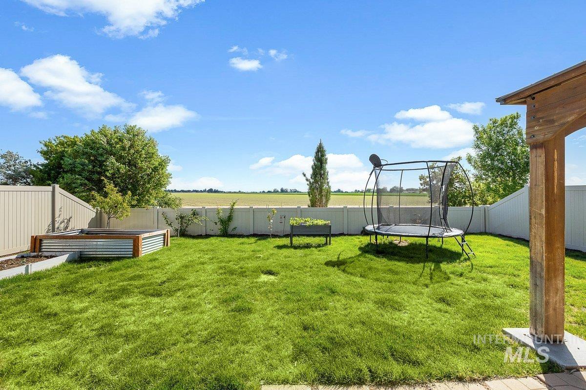 4997 W Grand Rapids Dr, Meridian, Idaho 83646-5747, 4 Bedrooms, 2 Bathrooms, Residential For Sale, Price $457,900,MLS 98985001