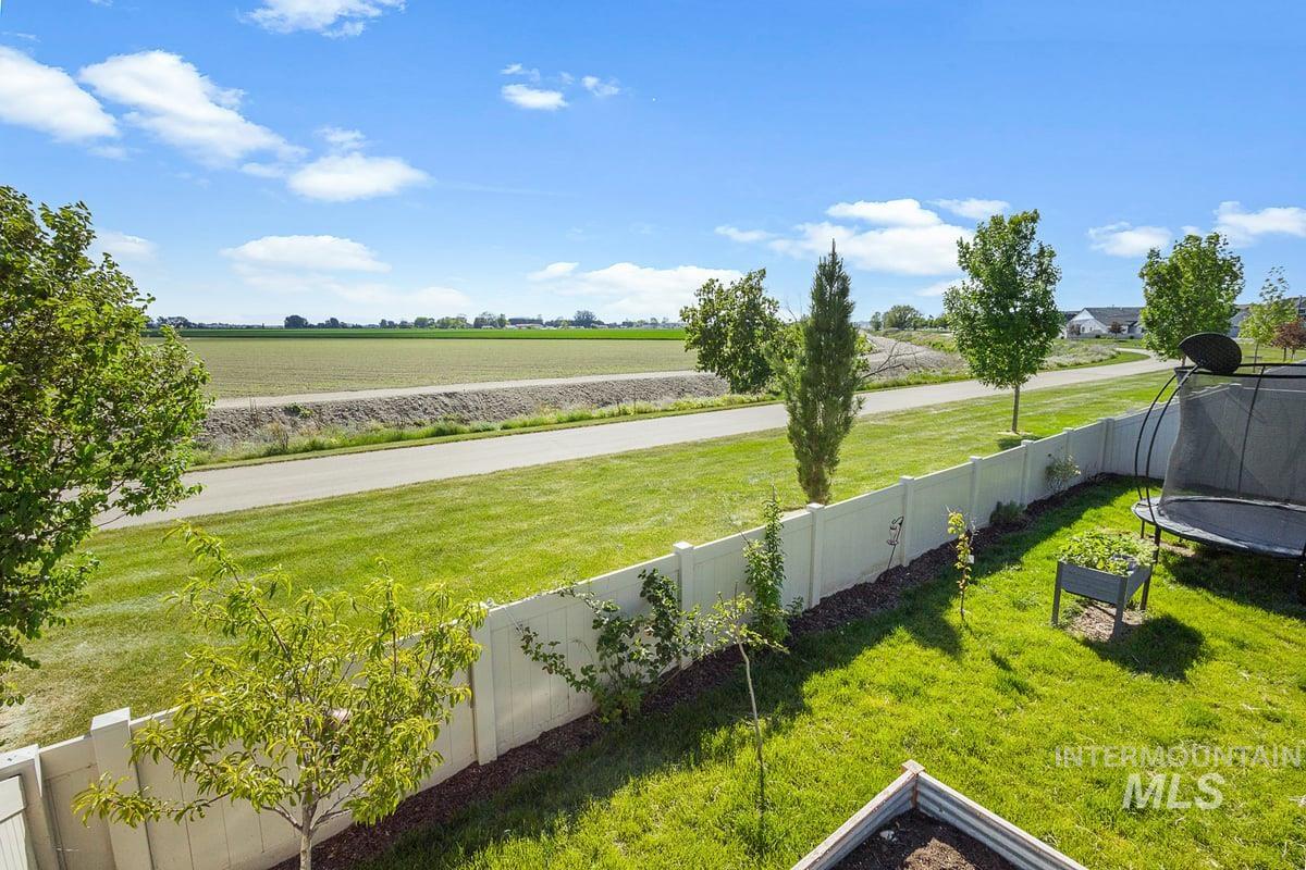 4997 W Grand Rapids Dr, Meridian, Idaho 83646-5747, 4 Bedrooms, 2 Bathrooms, Residential For Sale, Price $457,900,MLS 98985001