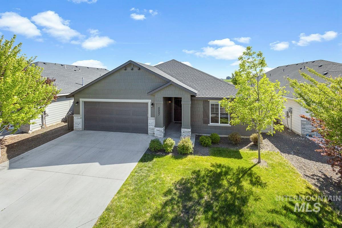 4997 W Grand Rapids Dr, Meridian, Idaho 83646-5747, 4 Bedrooms, 2 Bathrooms, Residential For Sale, Price $457,900,MLS 98985001
