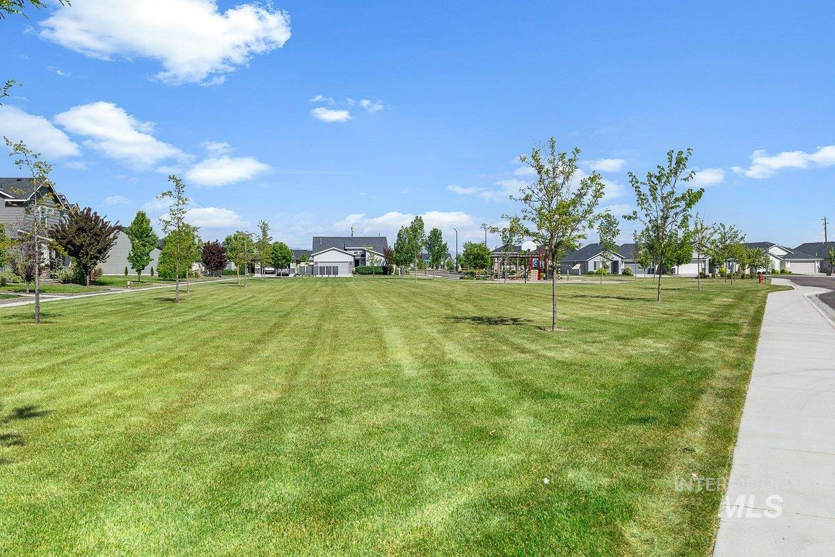4997 W Grand Rapids Dr, Meridian, Idaho 83646-5747, 4 Bedrooms, 2 Bathrooms, Residential For Sale, Price $457,900,MLS 98985001